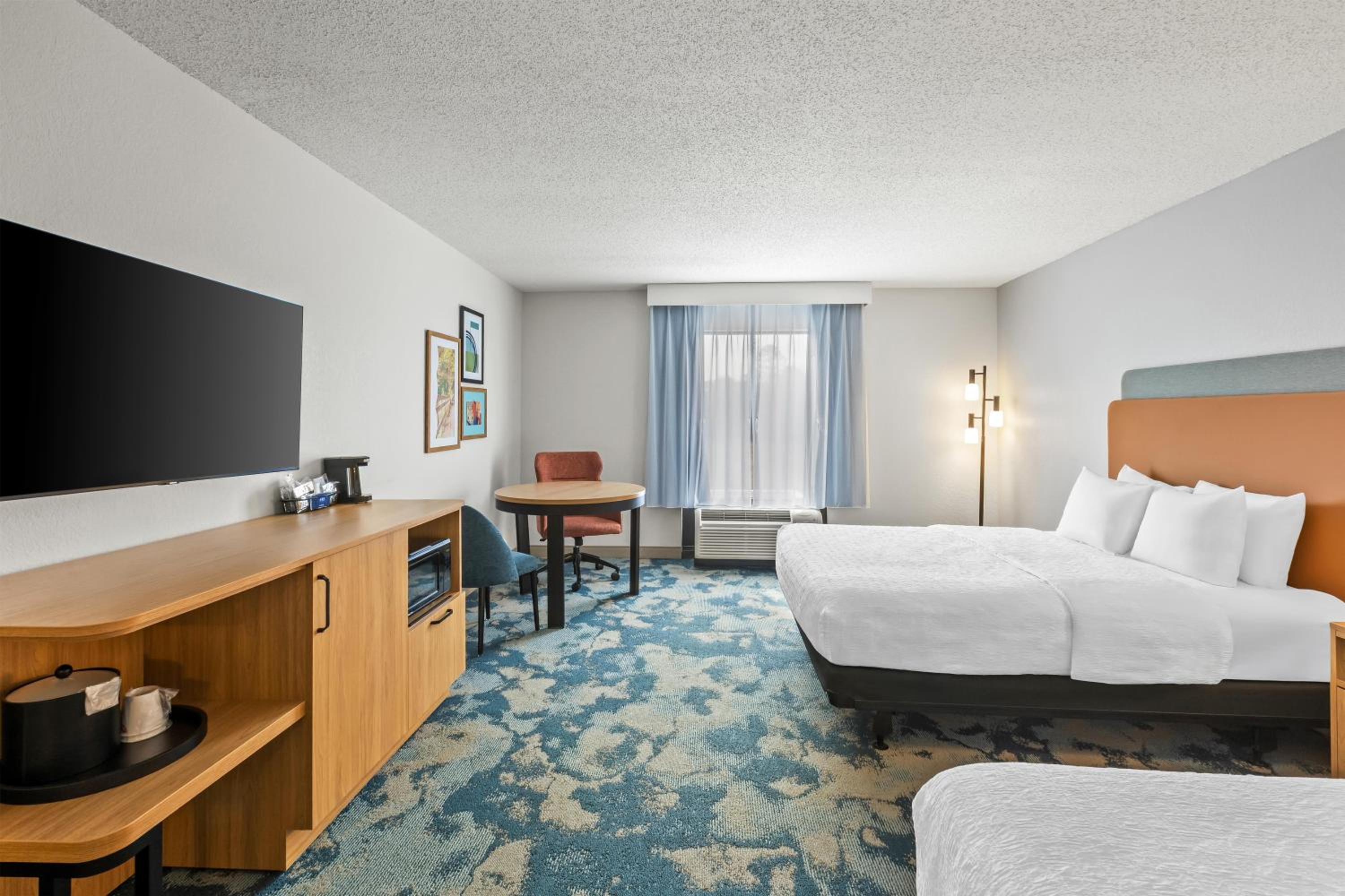 Queen Room with Two Queen Beds - Mobility and Hearing Access/Non-Smoking - Photo 3