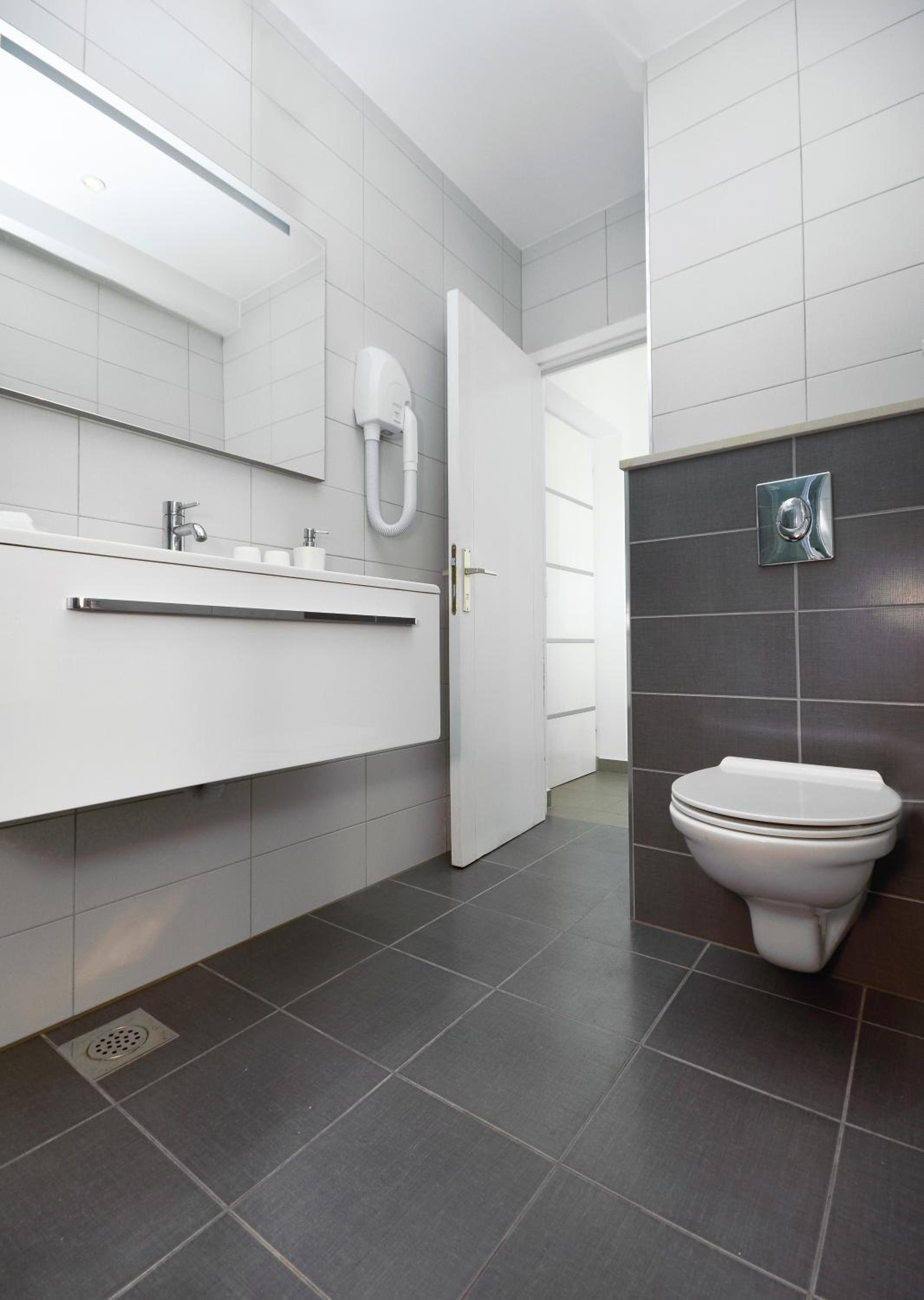 Studio Apartment photo 3