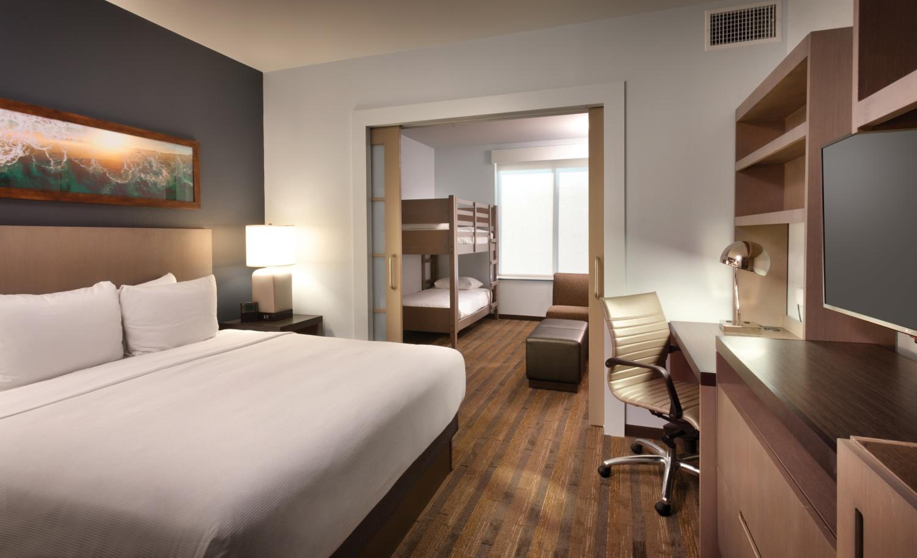 Family Suite with Bunk Beds - Disability Access photo 2