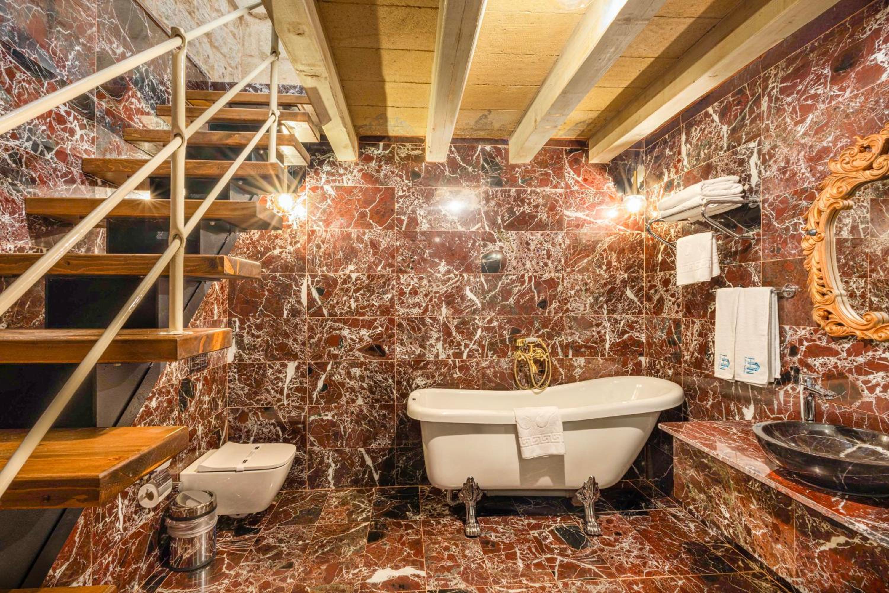 Deluxe Family Suite photo 2