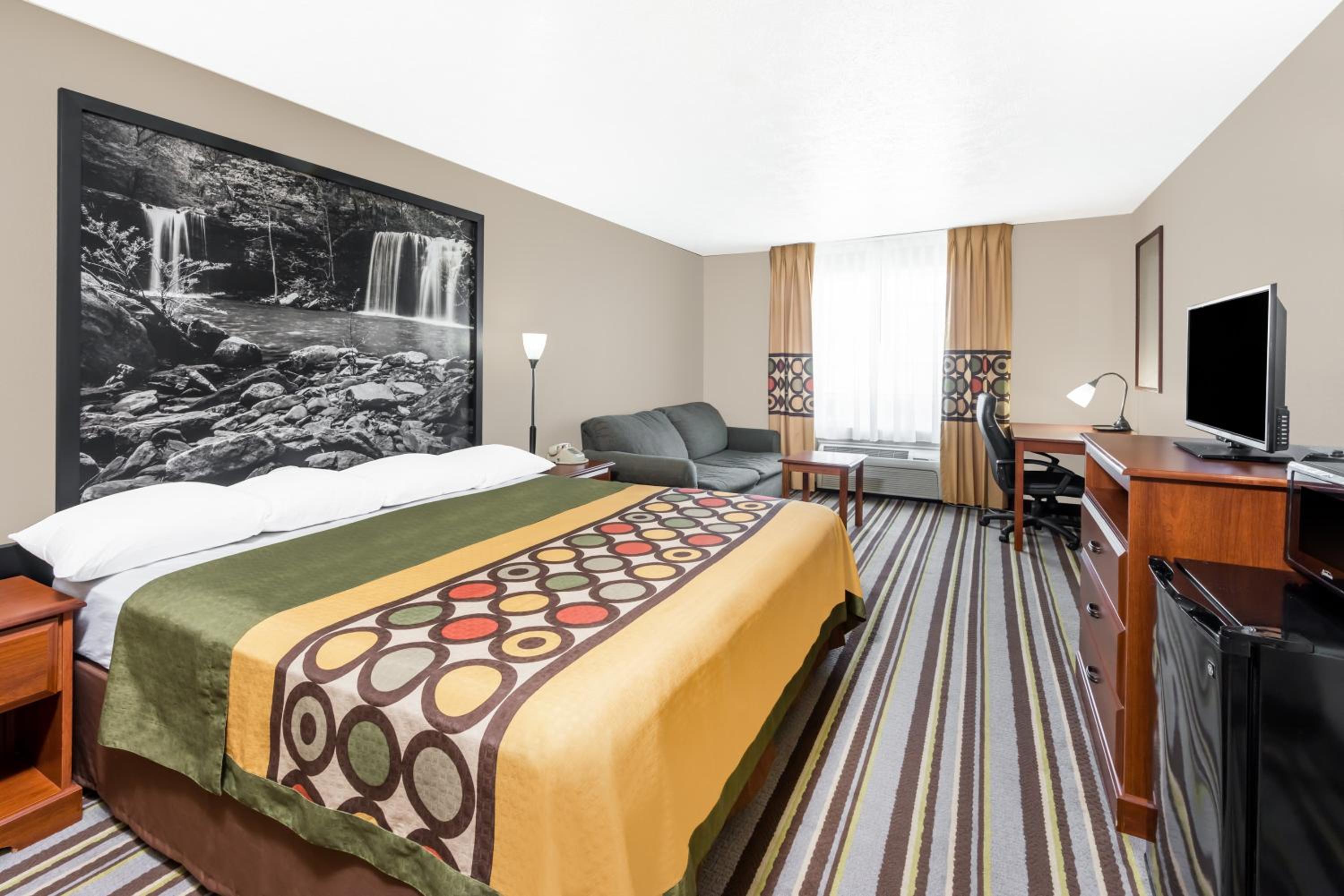 Studio King Suite - Non-Smoking - Photo 1