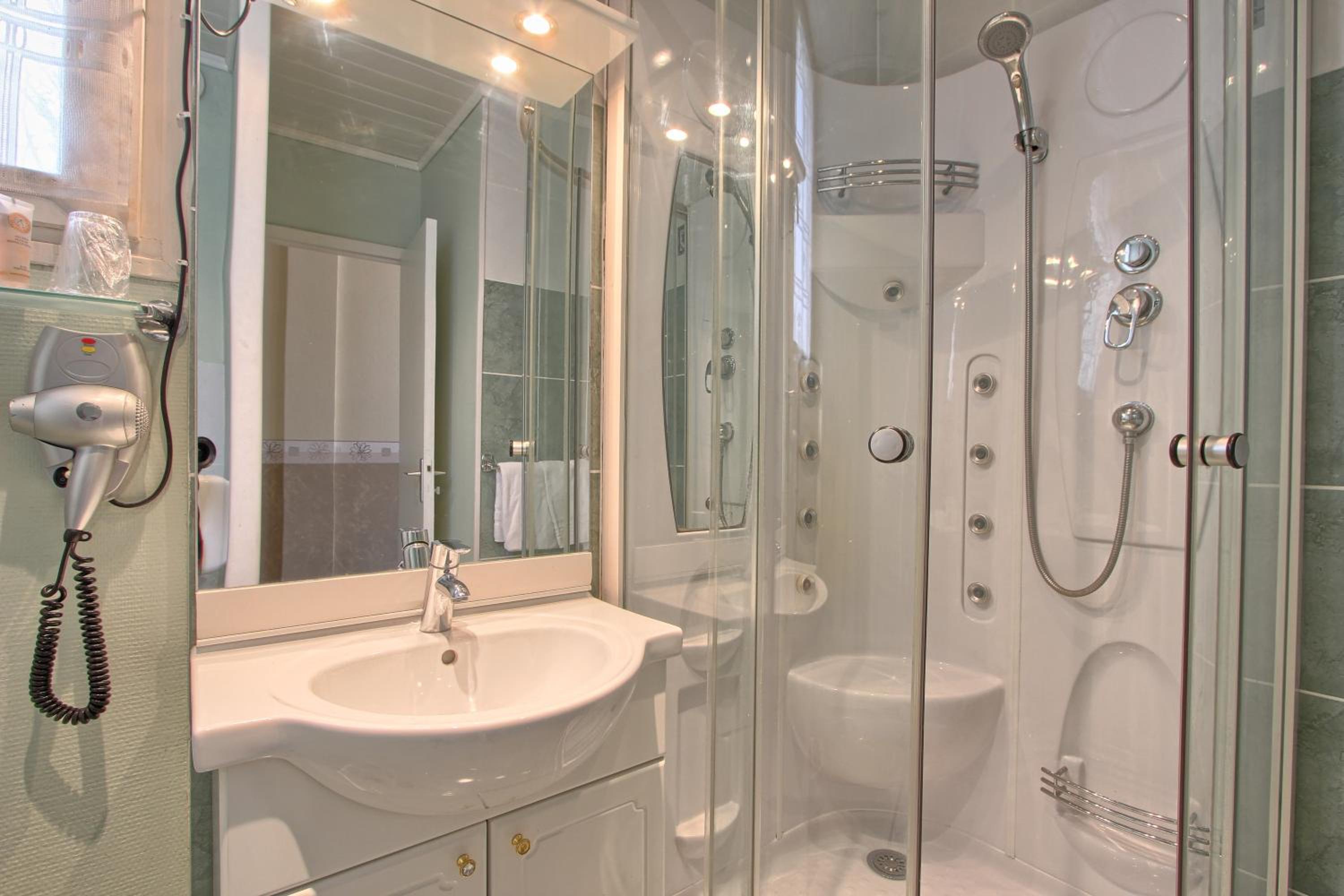 Double Room - Photo 3