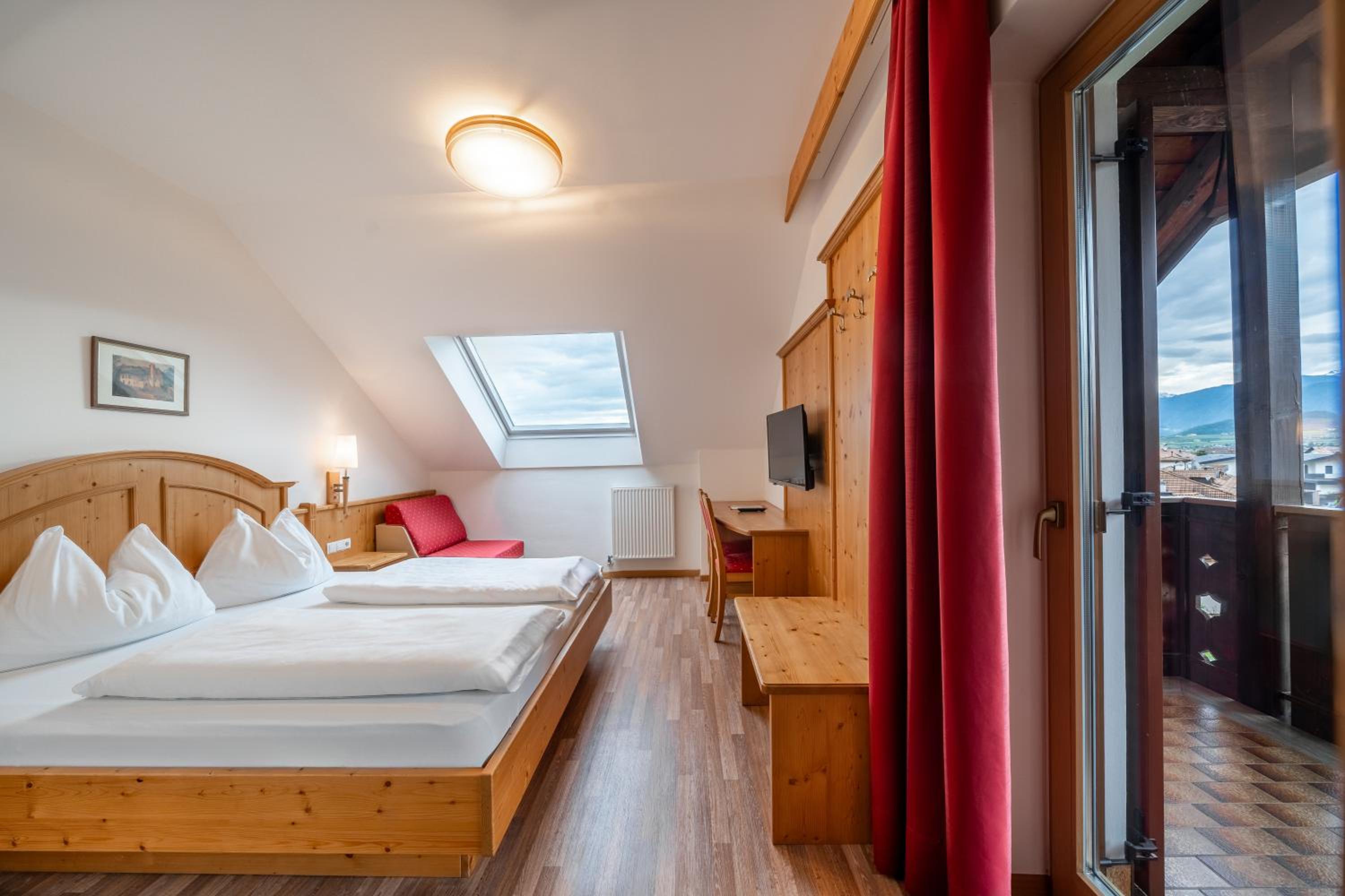 Deluxe Single Room with Balcony