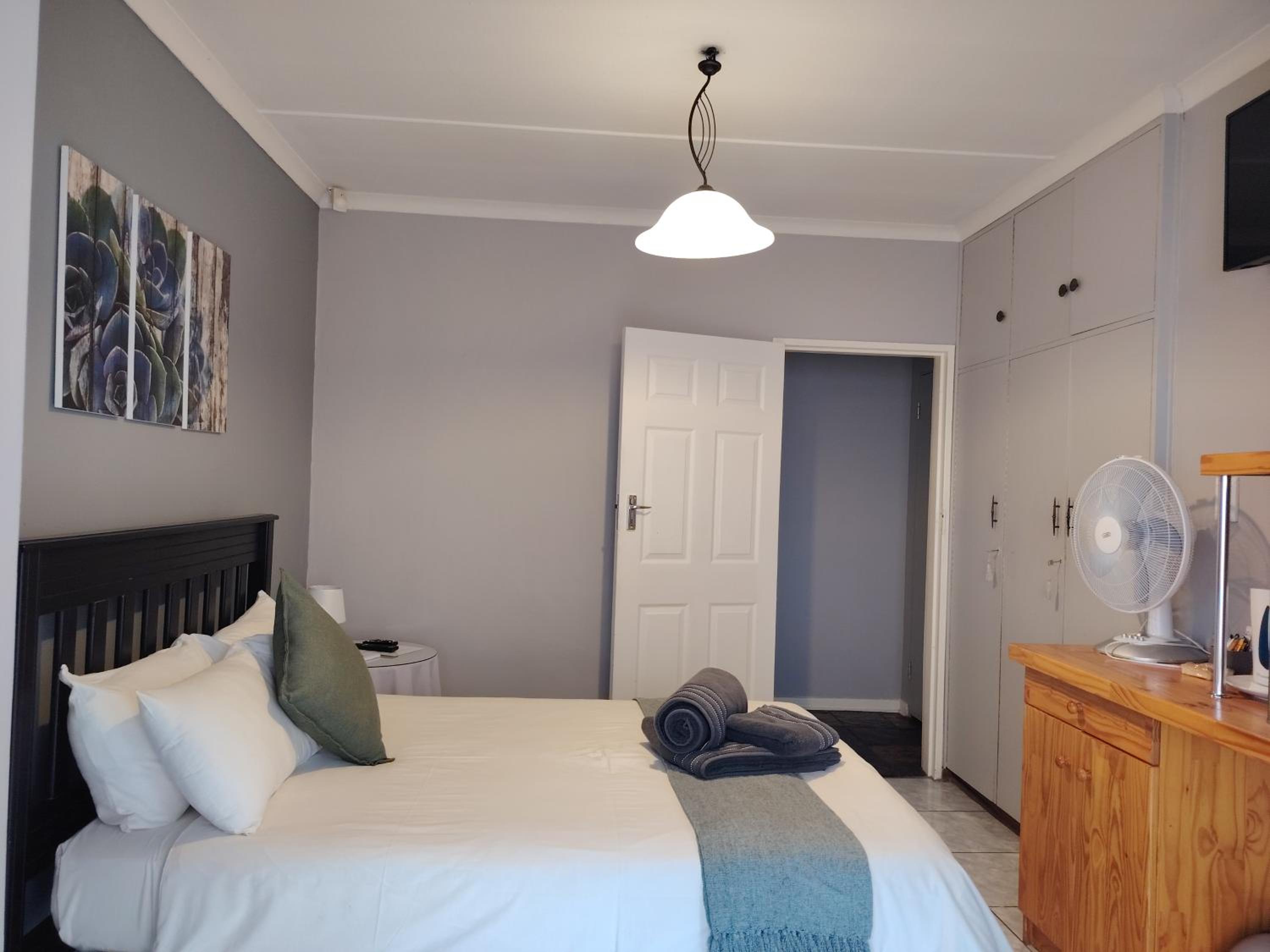 Basic Double Room photo 2