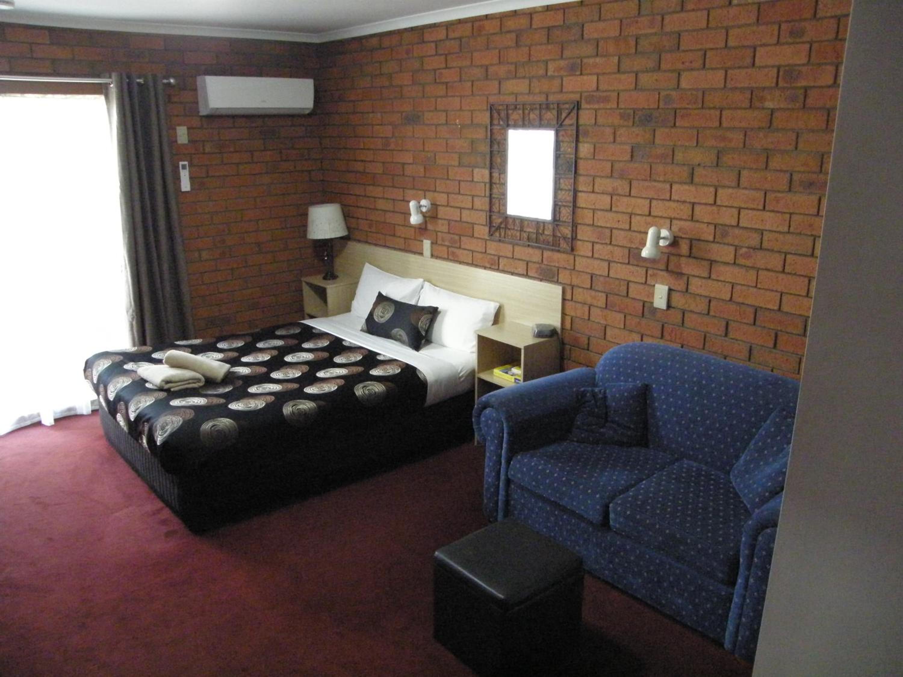 Queen Room photo 3