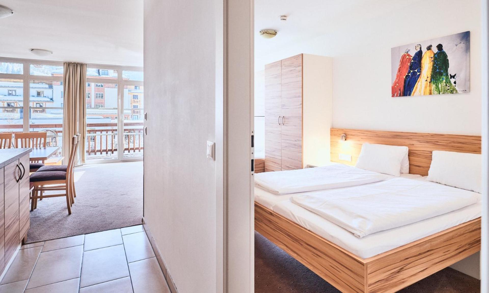 One-Bedroom Apartment with View