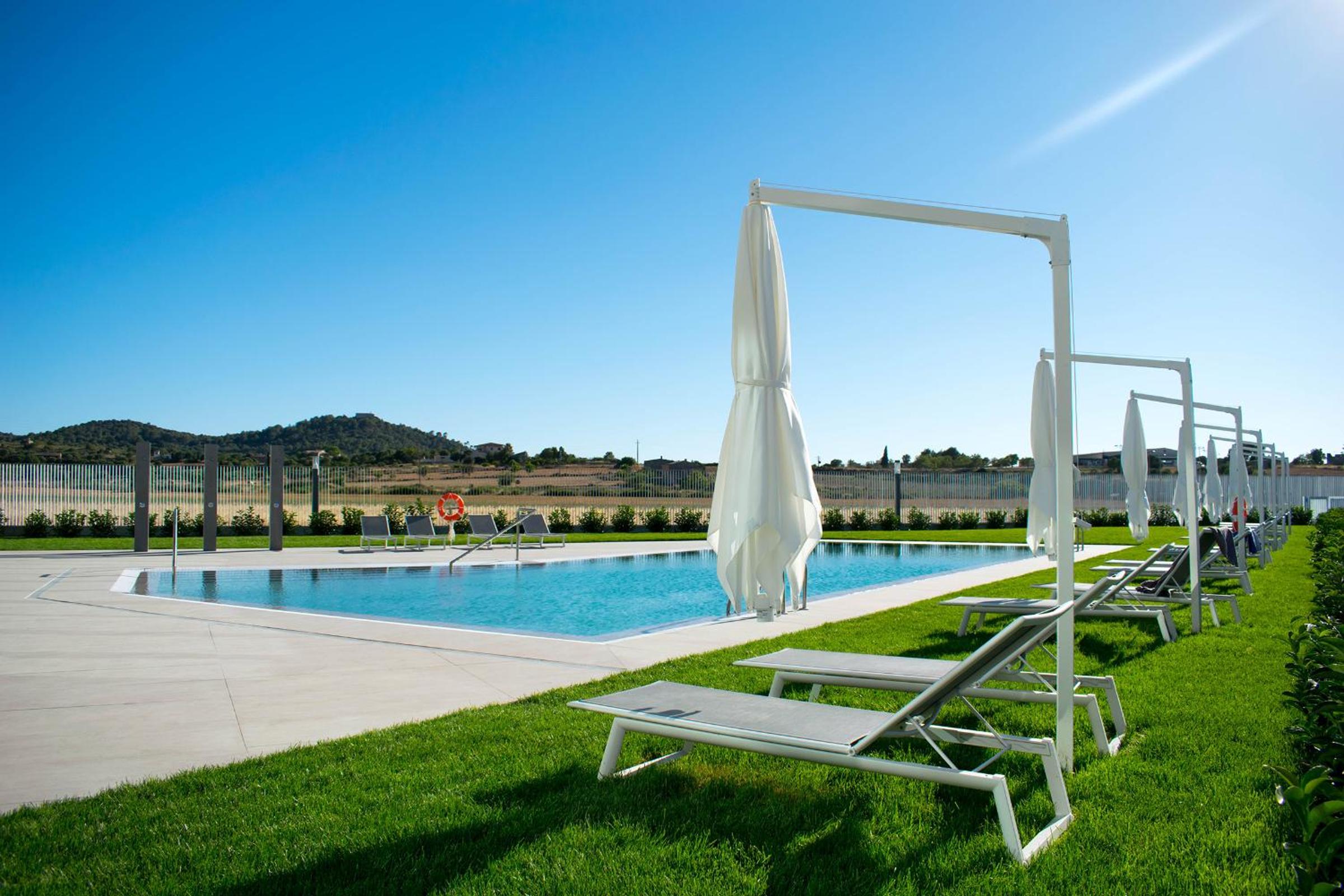 Double Room with Pool View photo 3