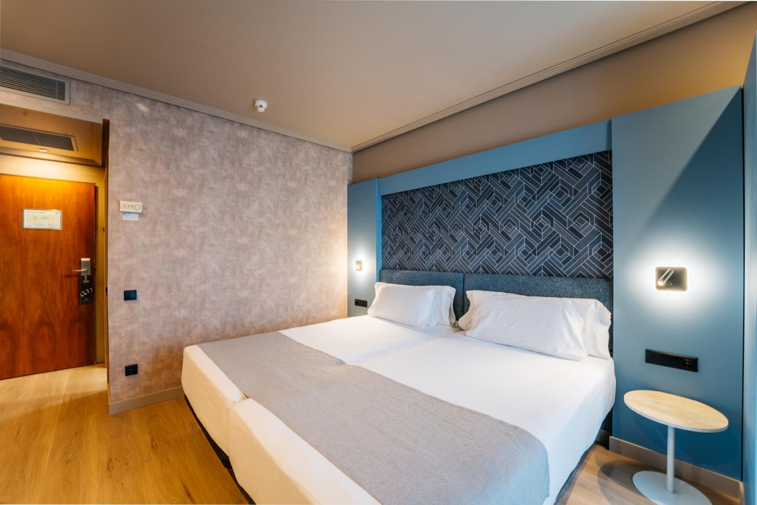 Superior Double or Twin Room photo 3