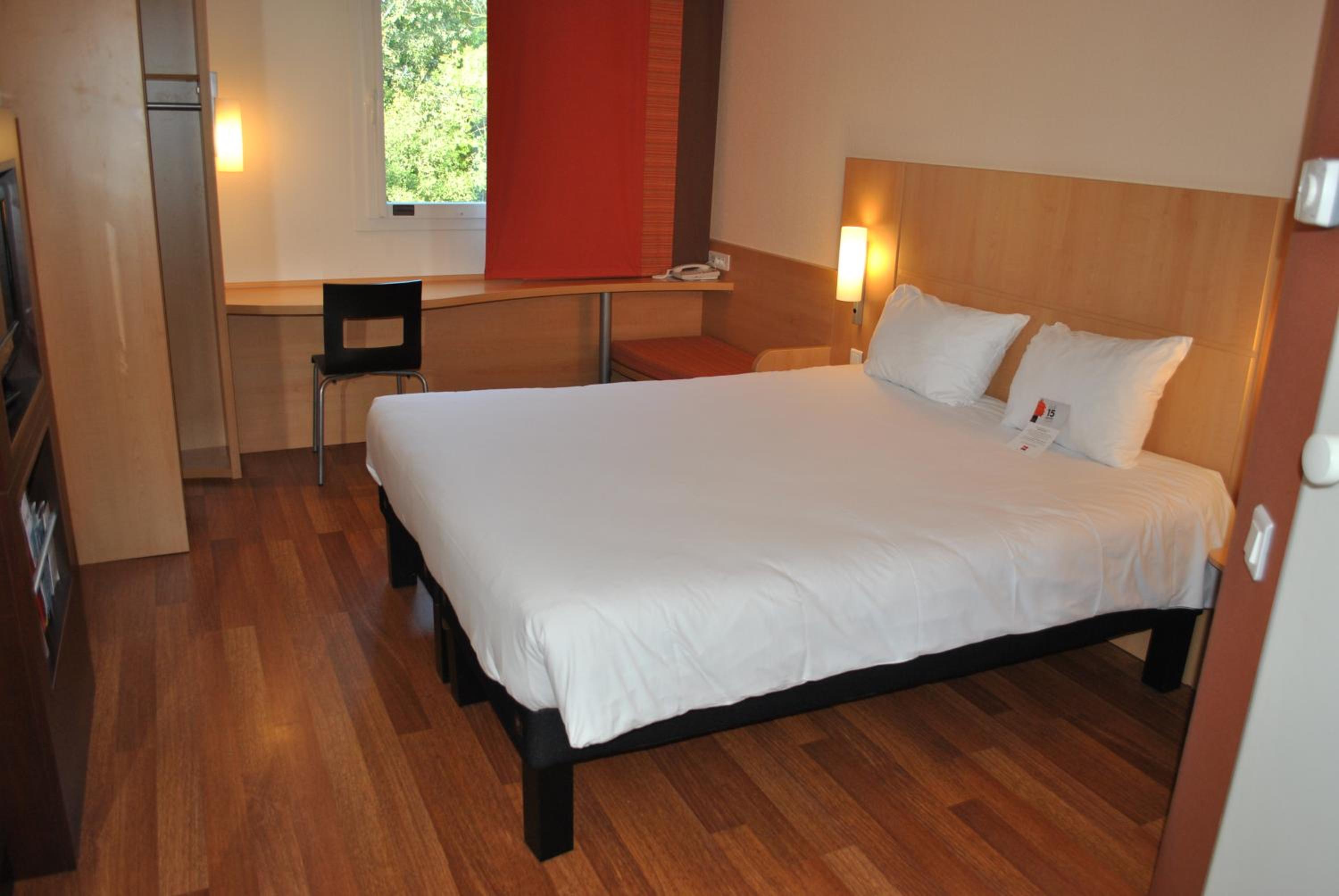 Standard Double Room - Photo 5