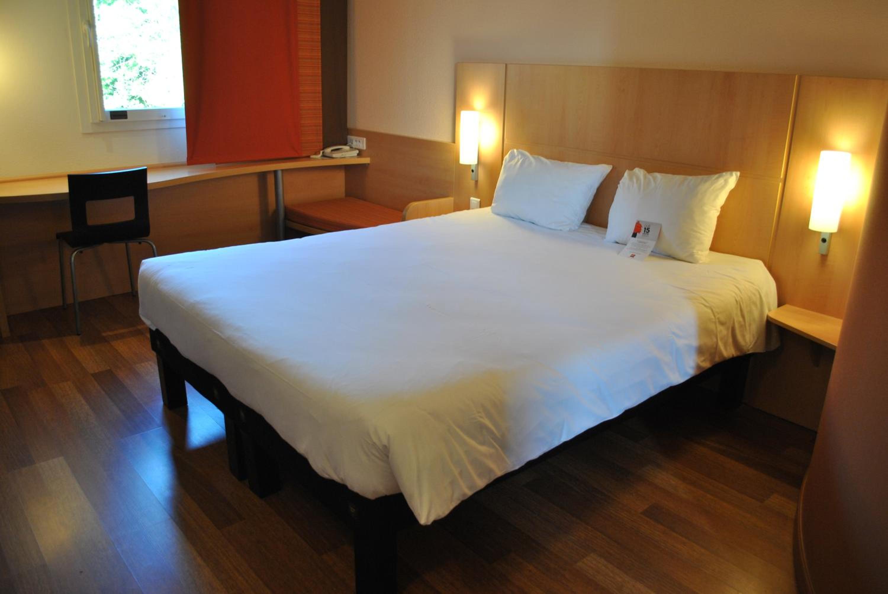 Standard Double Room - Photo 6