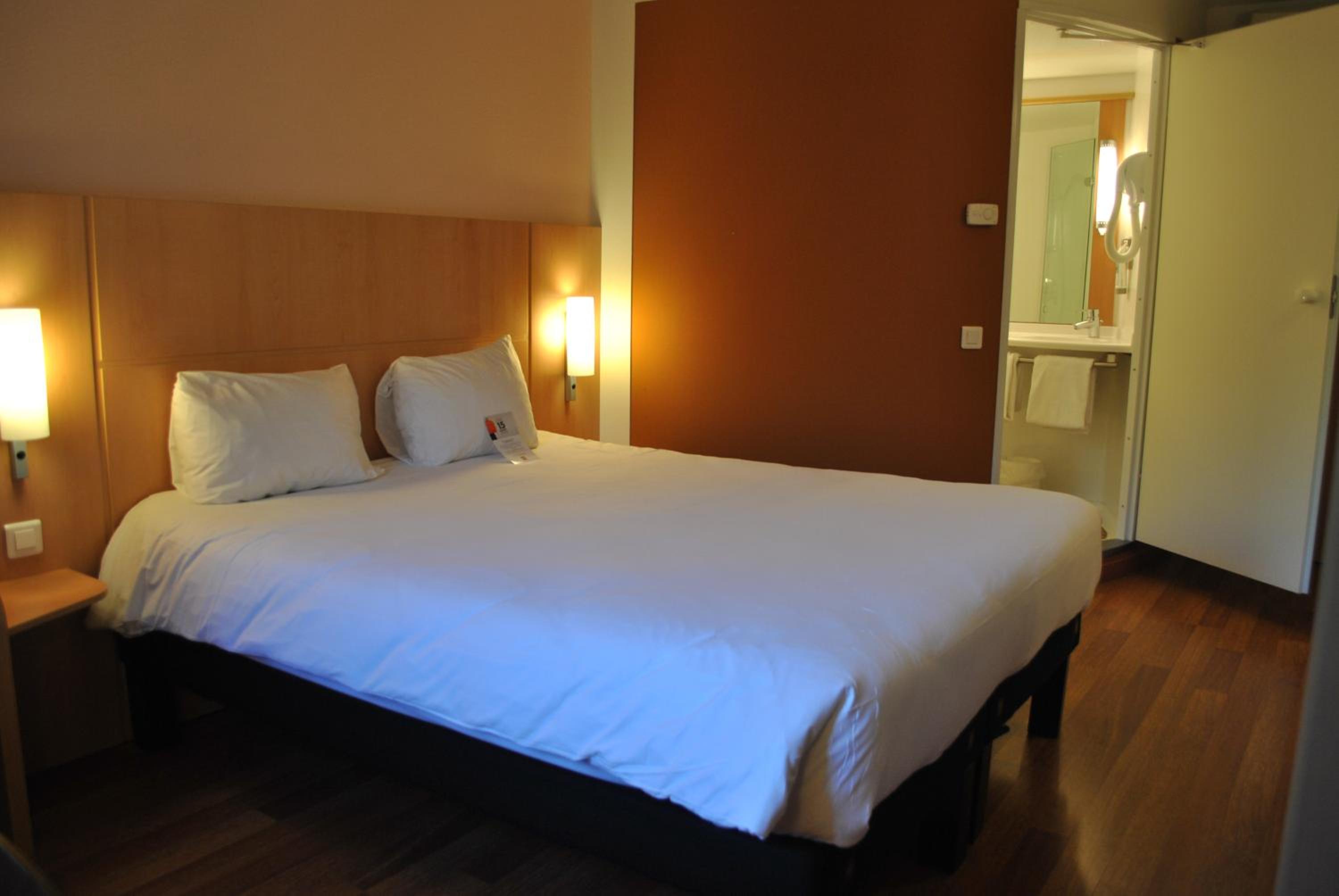 Standard Double Room - Photo 1