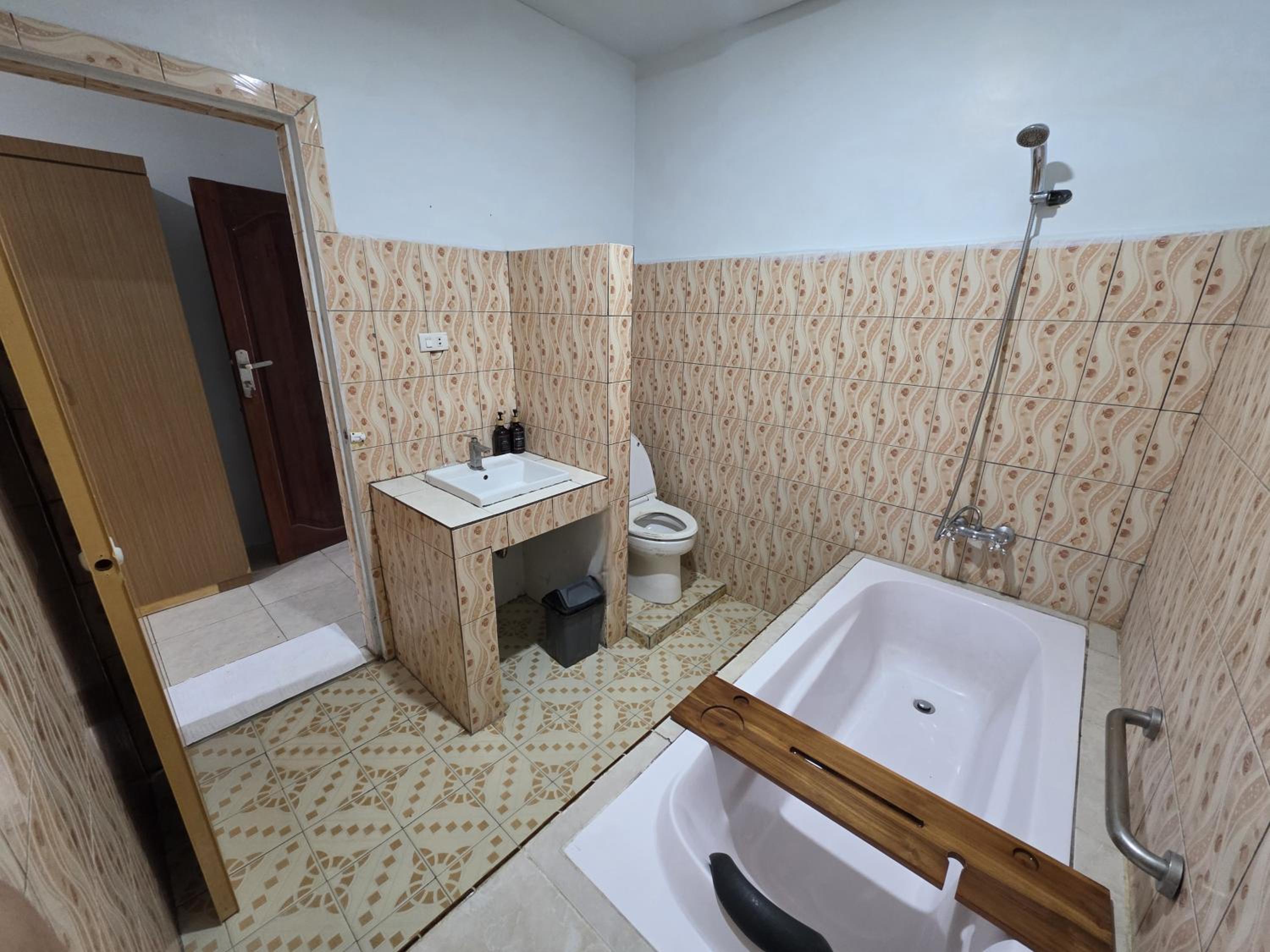 Three-Bedroom Suite photo 3