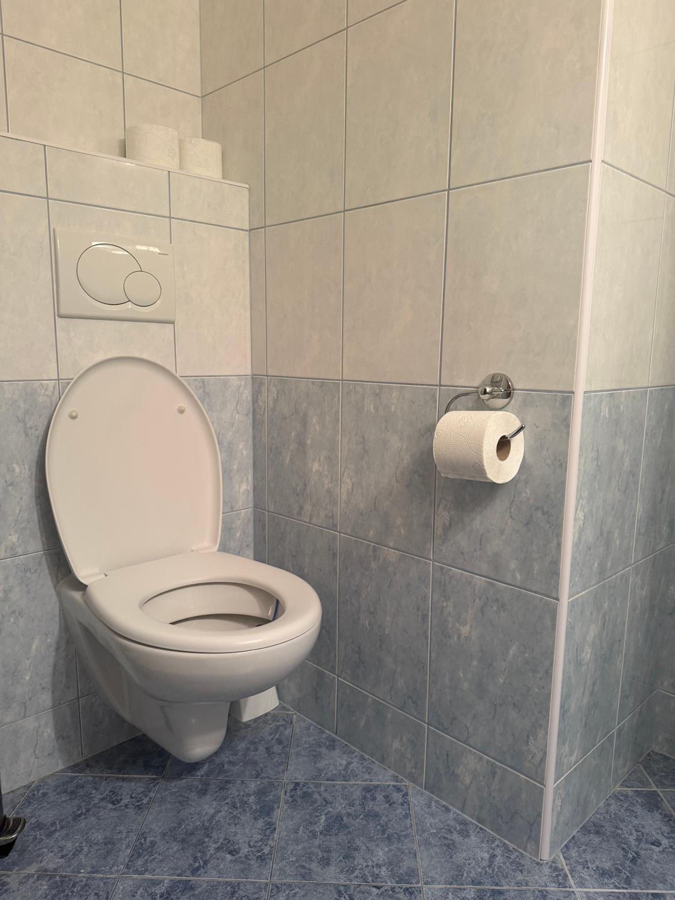 Twin Room with Bathroom photo 2