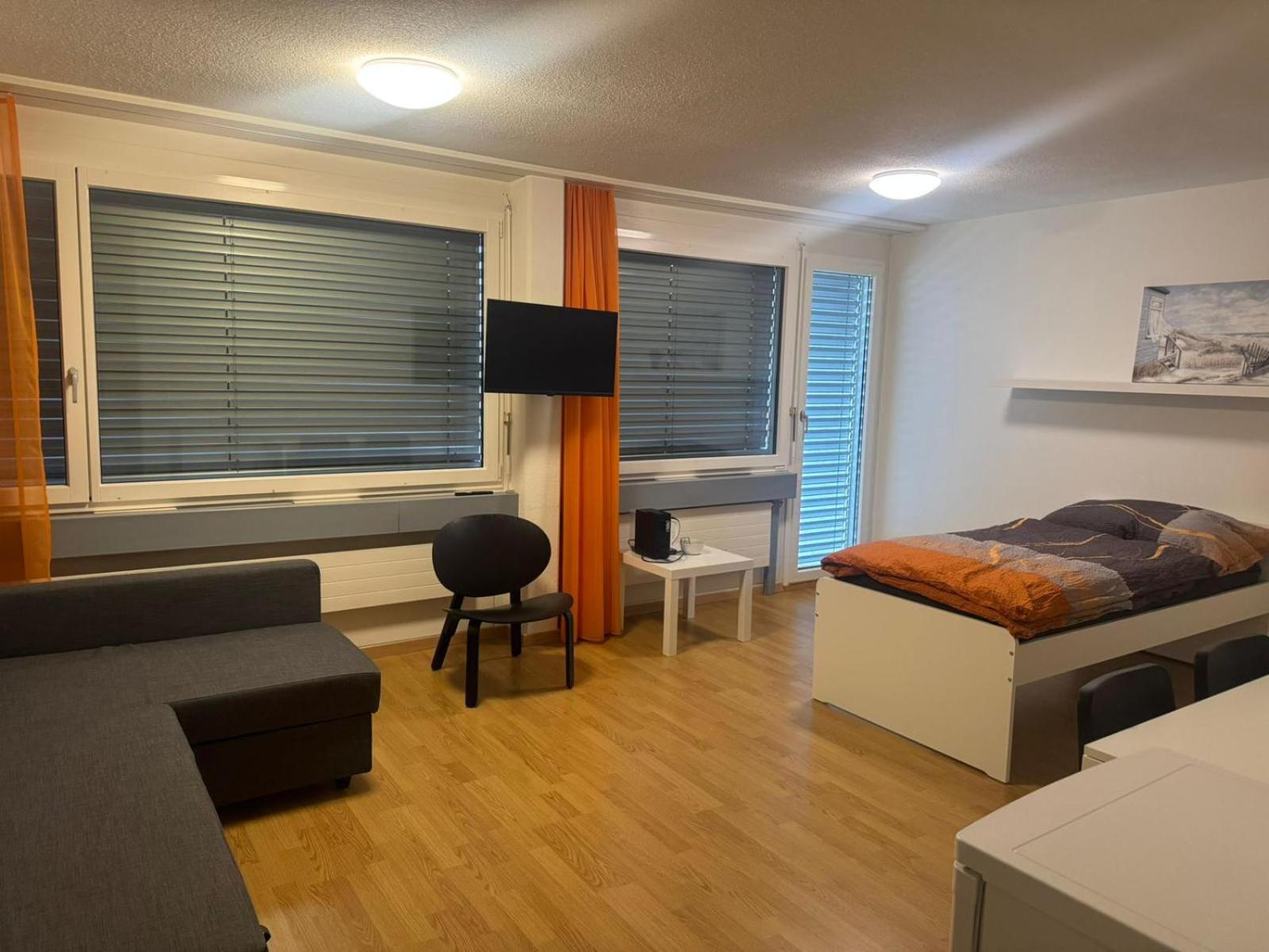 Standard Single Room with Shared Bathroom photo 2