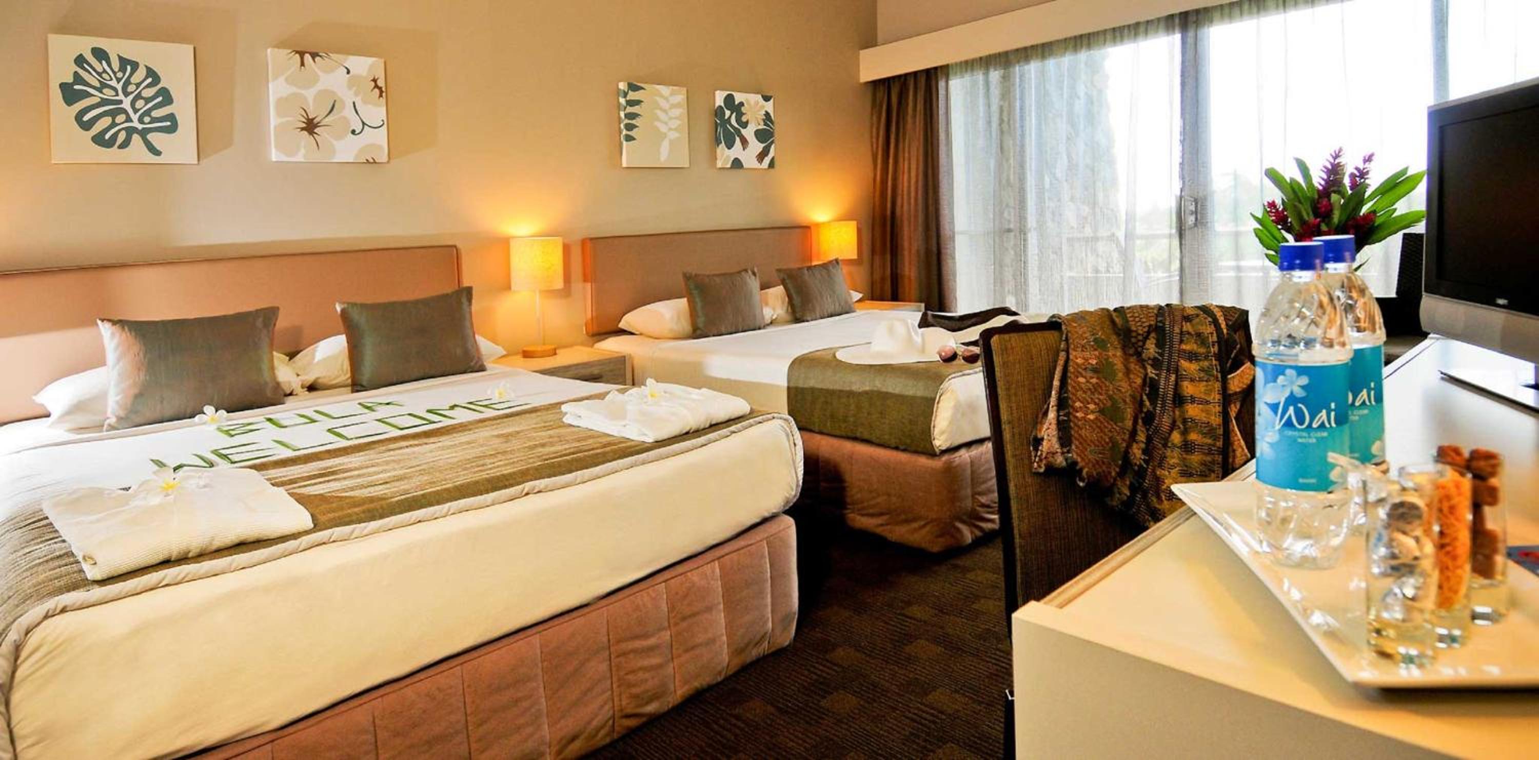 Deluxe Room with Two Queen Beds photo 5