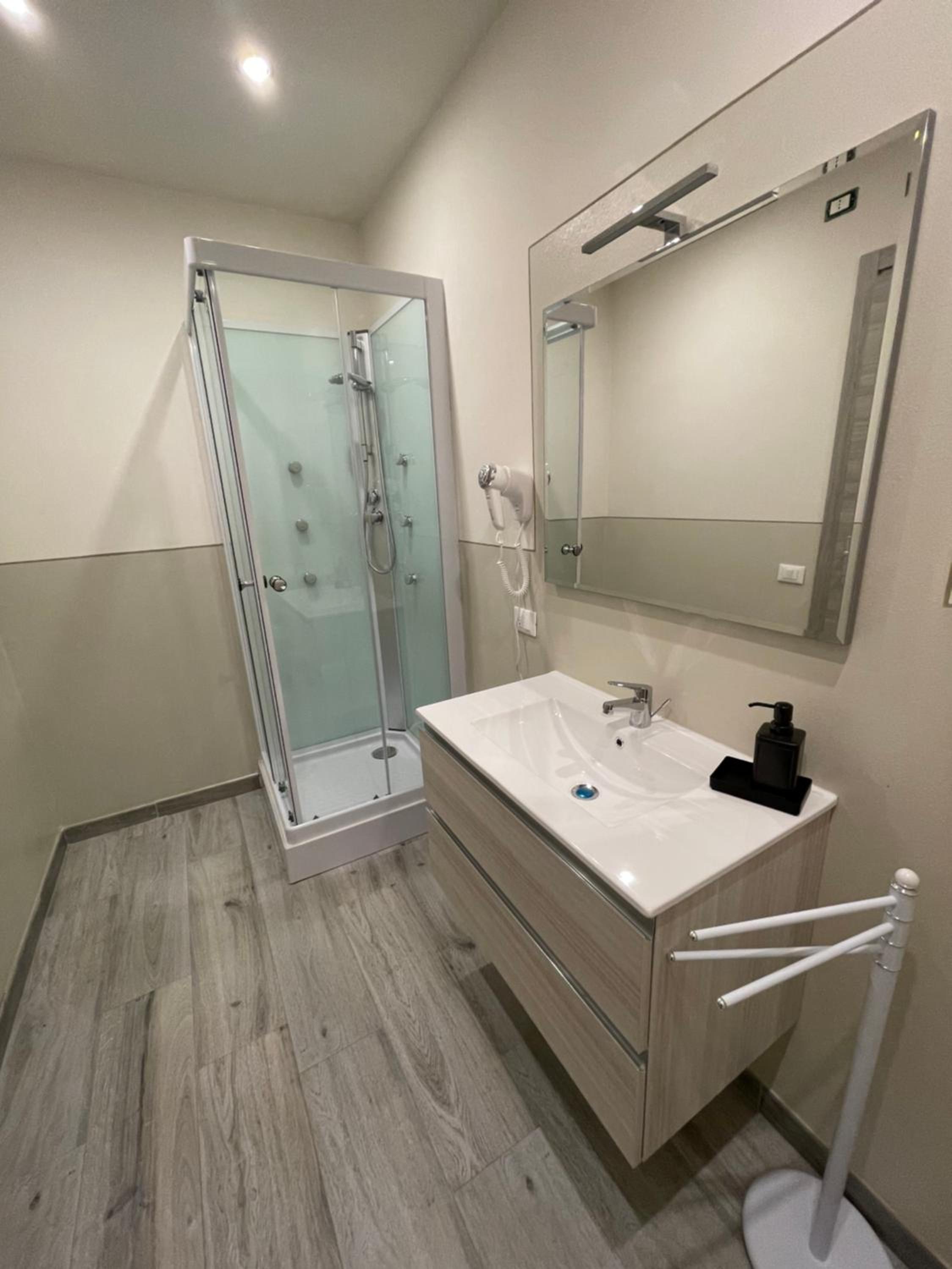 Double Room with Private Bathroom photo 2