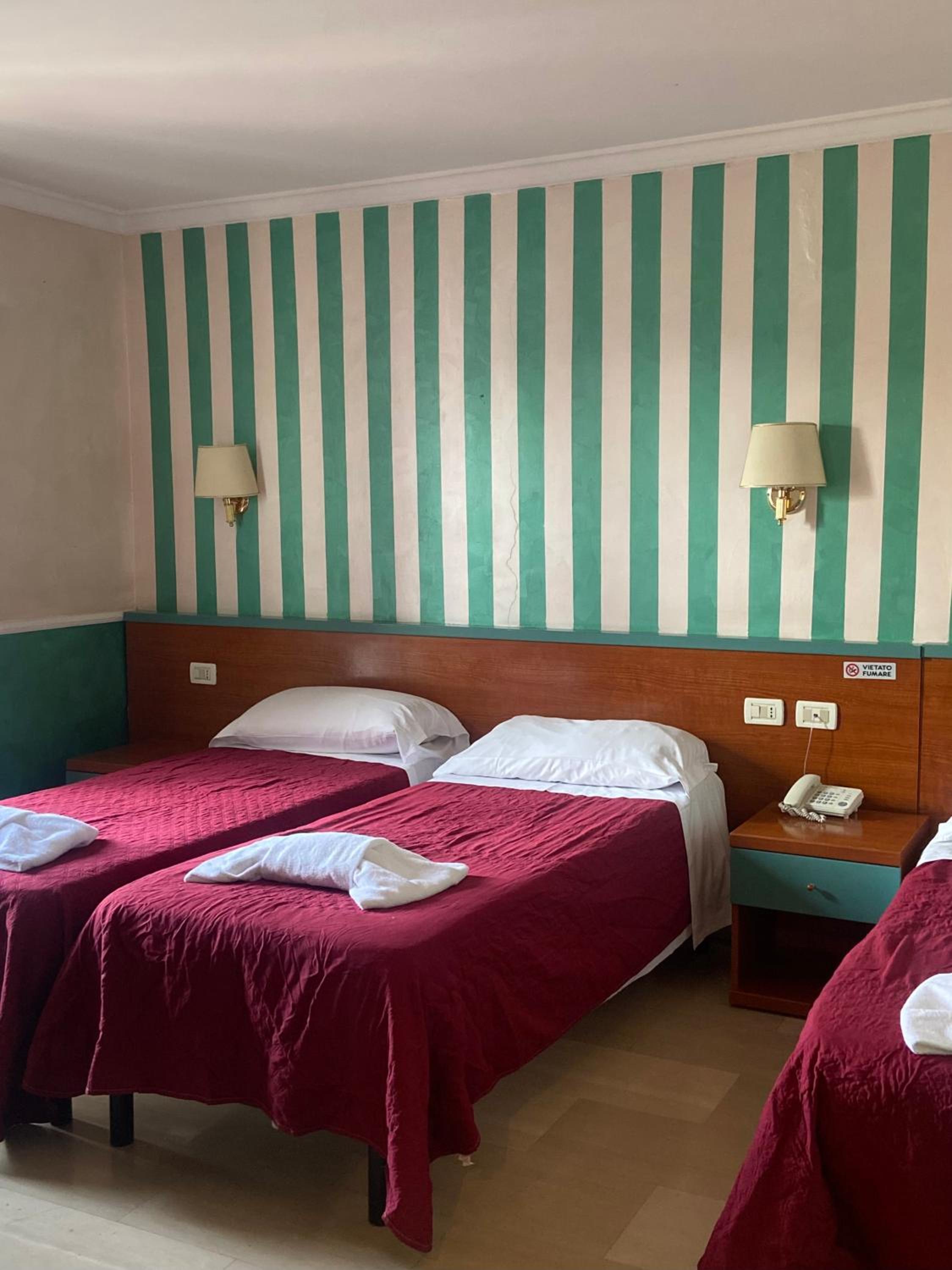 Superior Triple Room photo 3