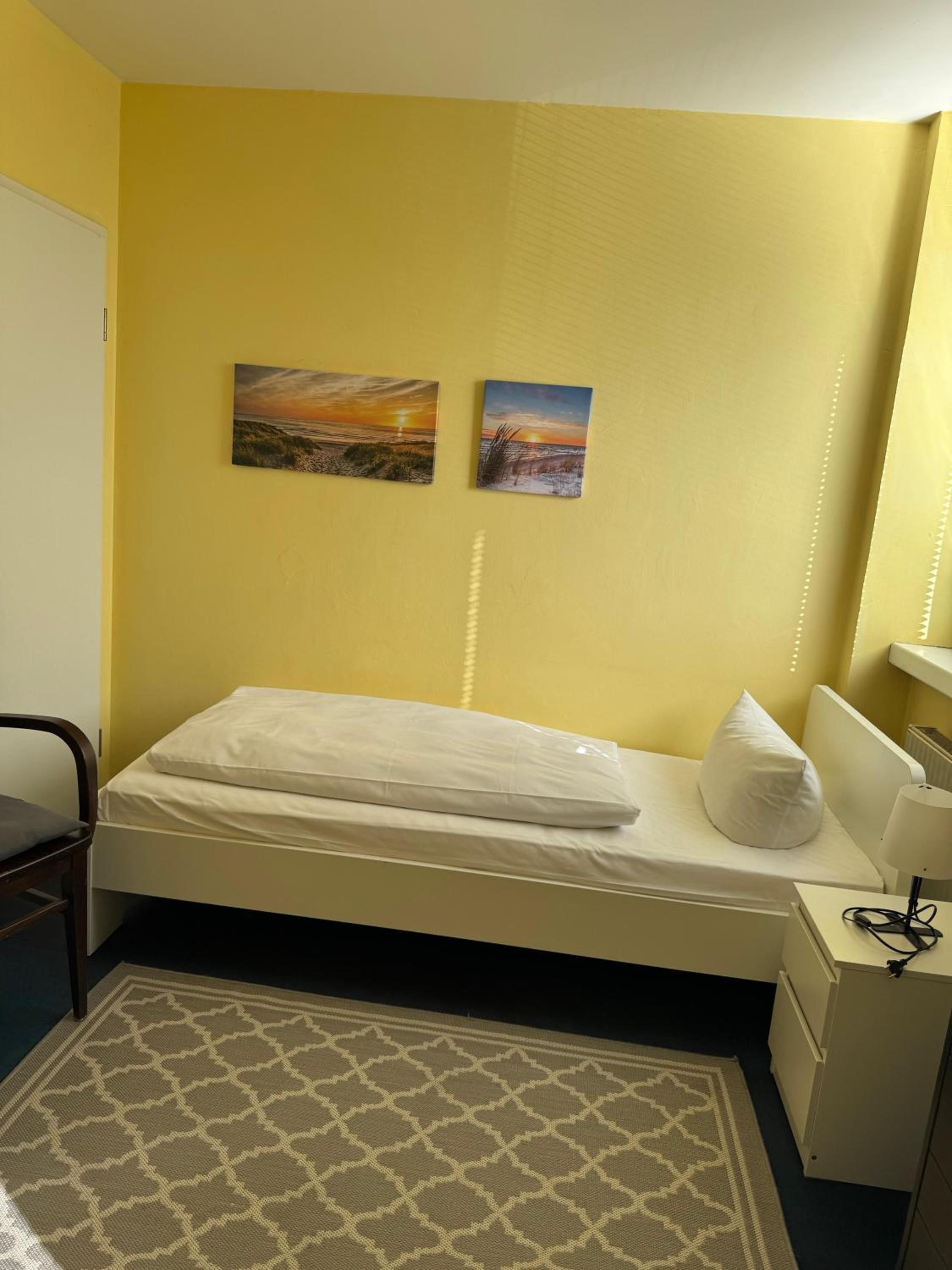 Two-Bedroom Apartment (4 Adults) thumbnail 5