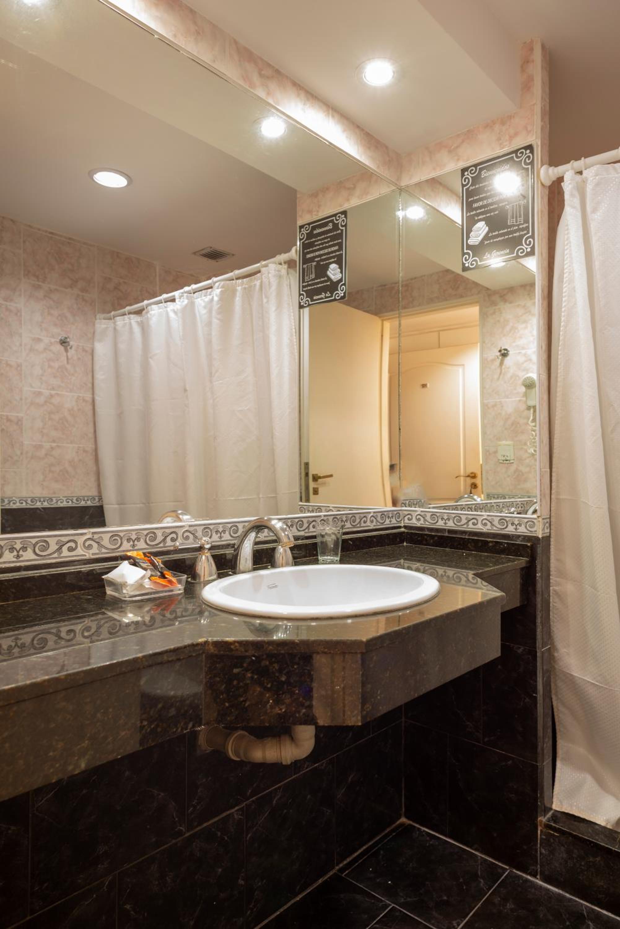 Double or Twin Room photo 2