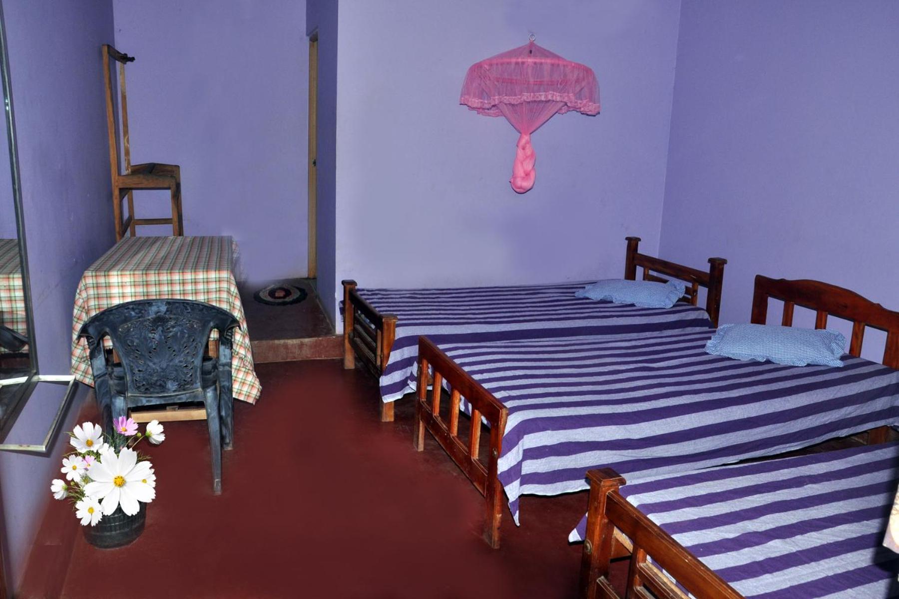 Basic Triple Room photo 3