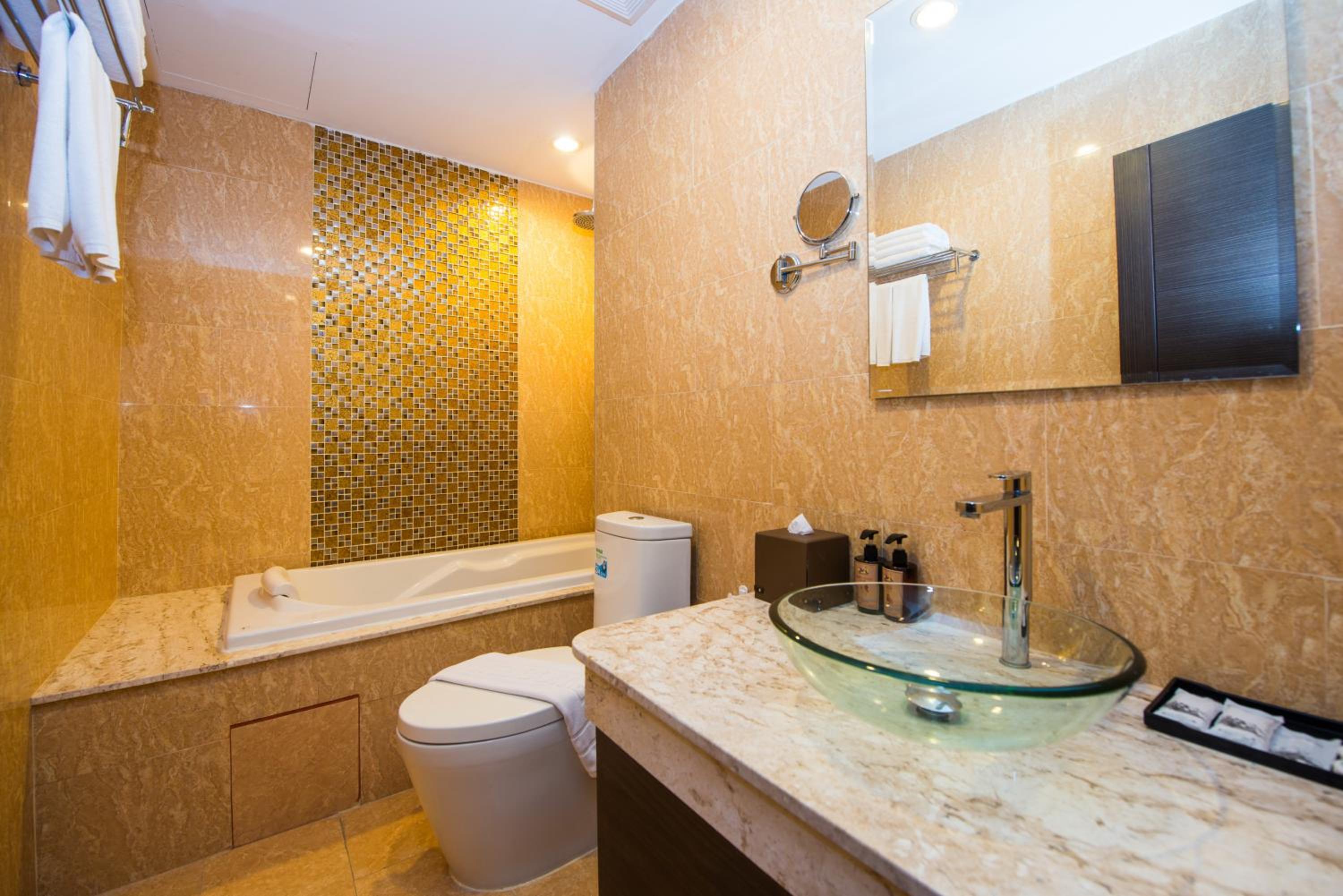 Executive Suite photo 2