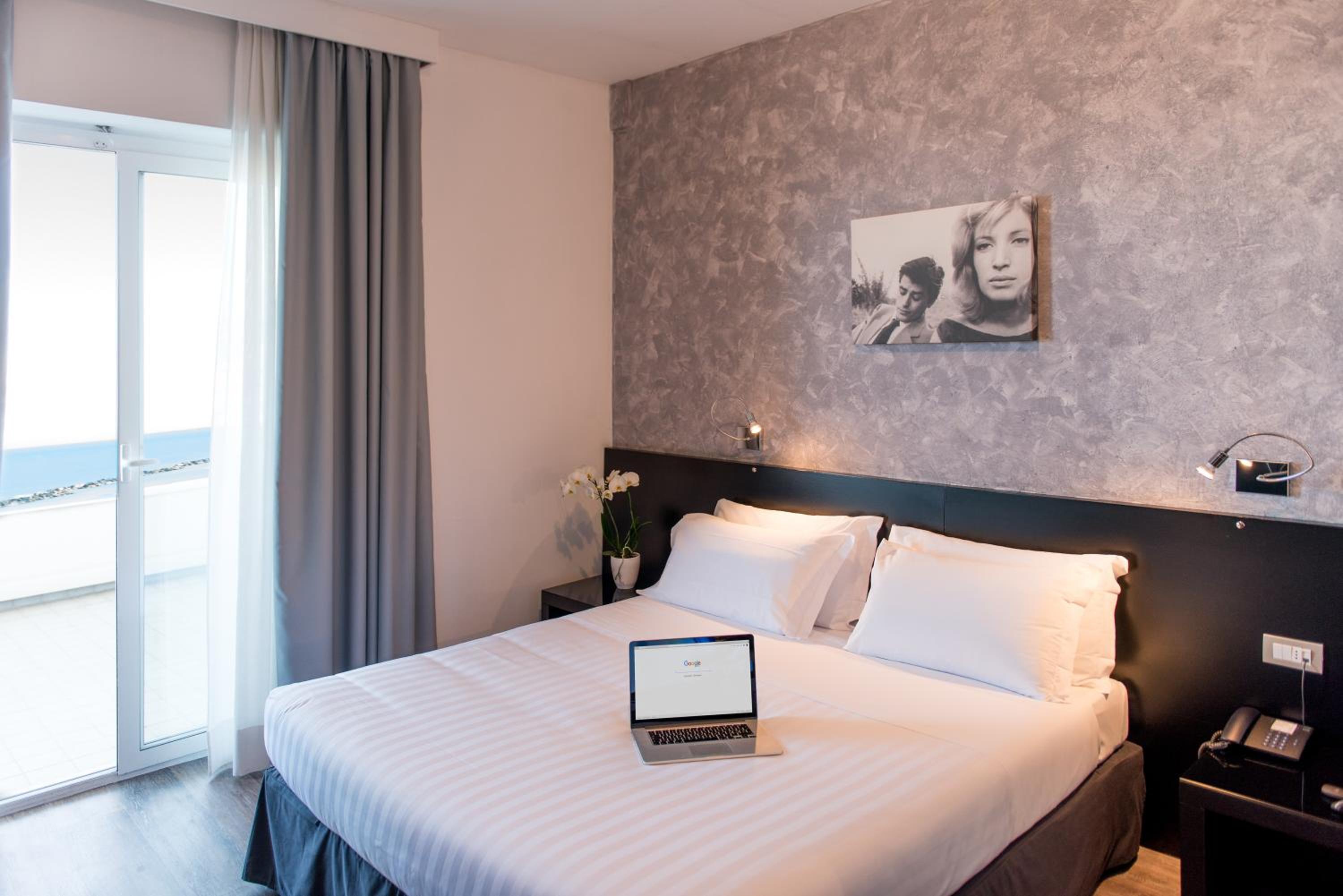 Quadruple Room - Photo 1