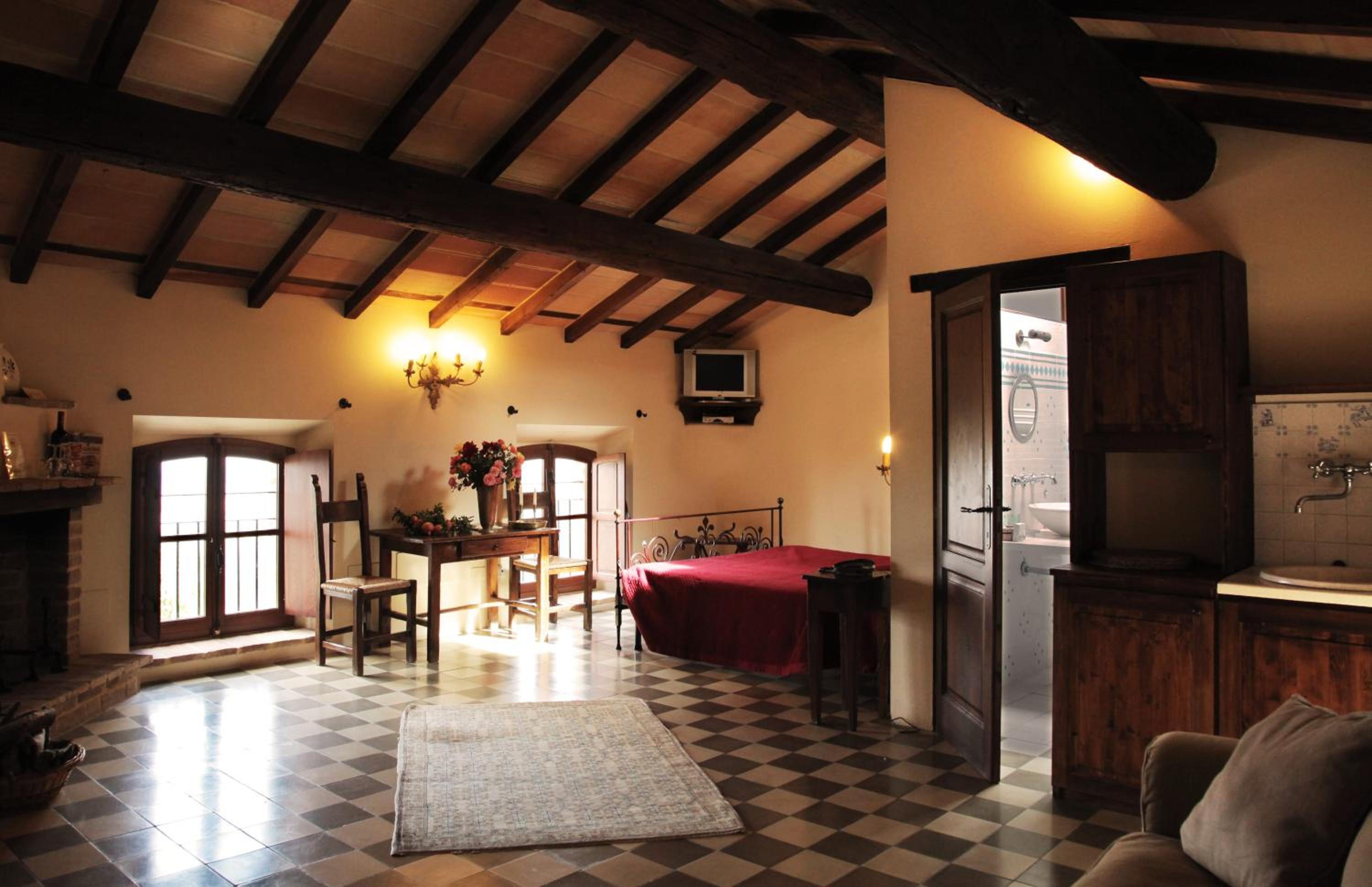Suite - Photo 2