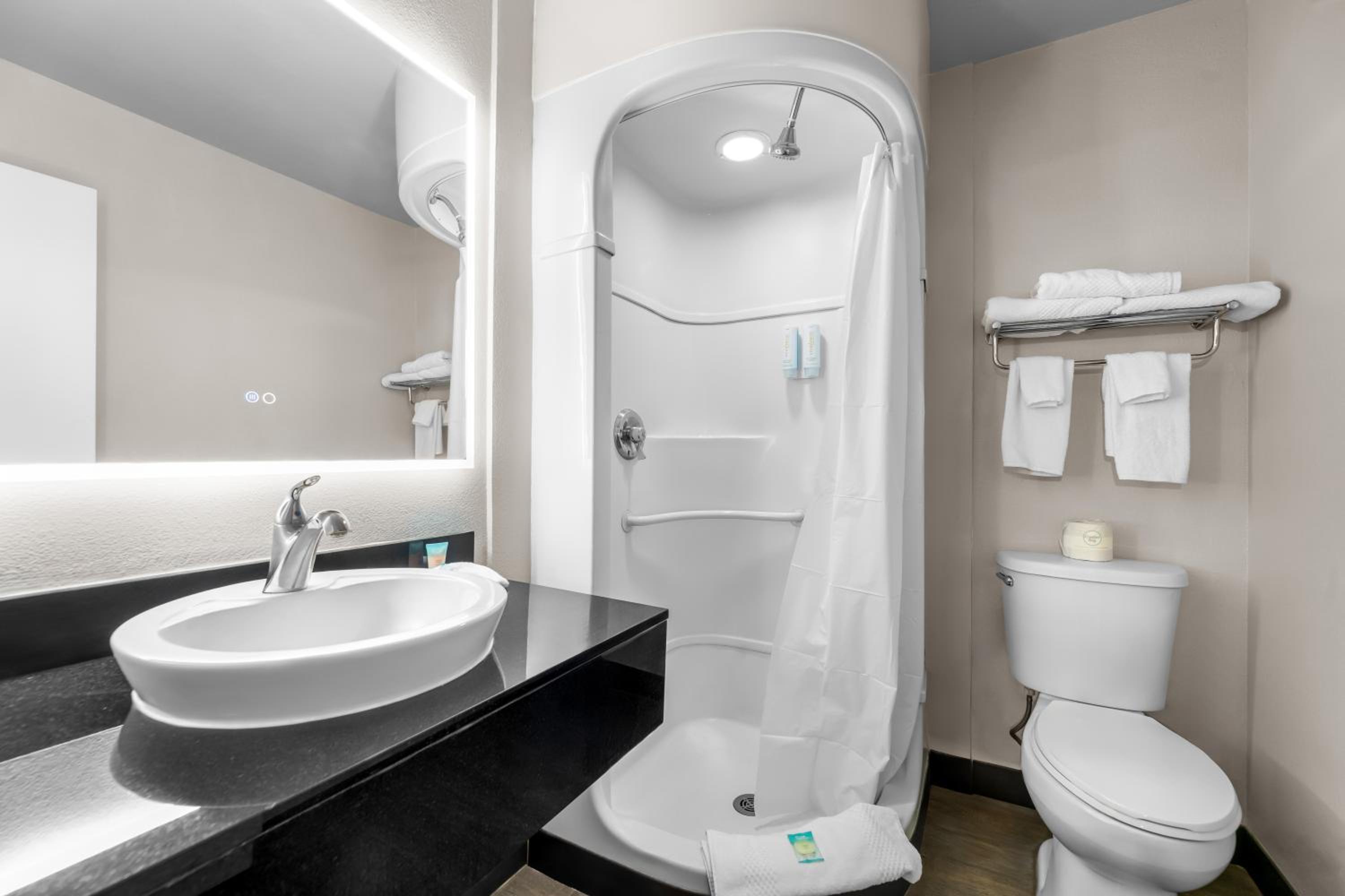 Double Room - Non Smoking photo 2