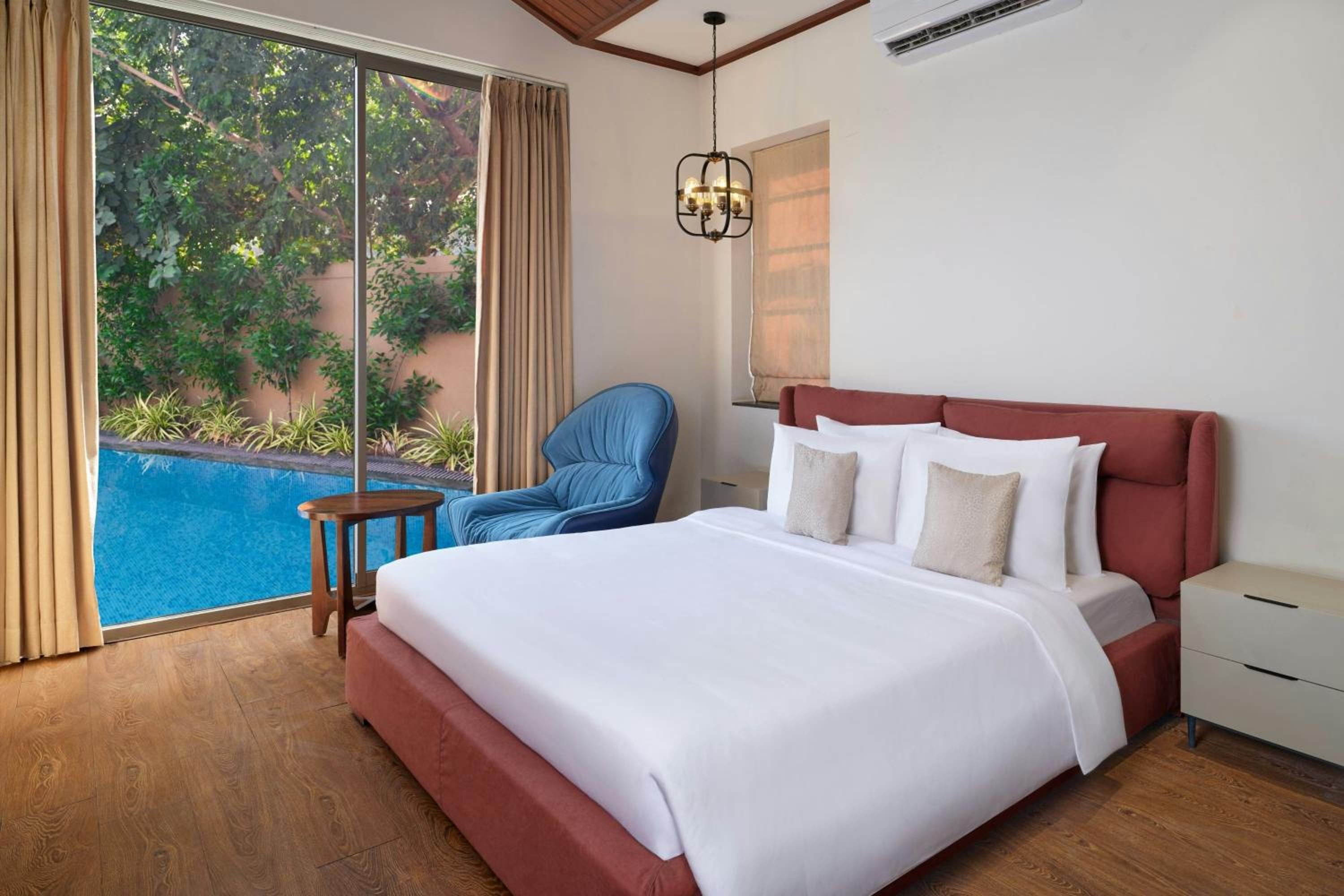 Fern Classic Three-Bedroom Villa with Garden View photo 2