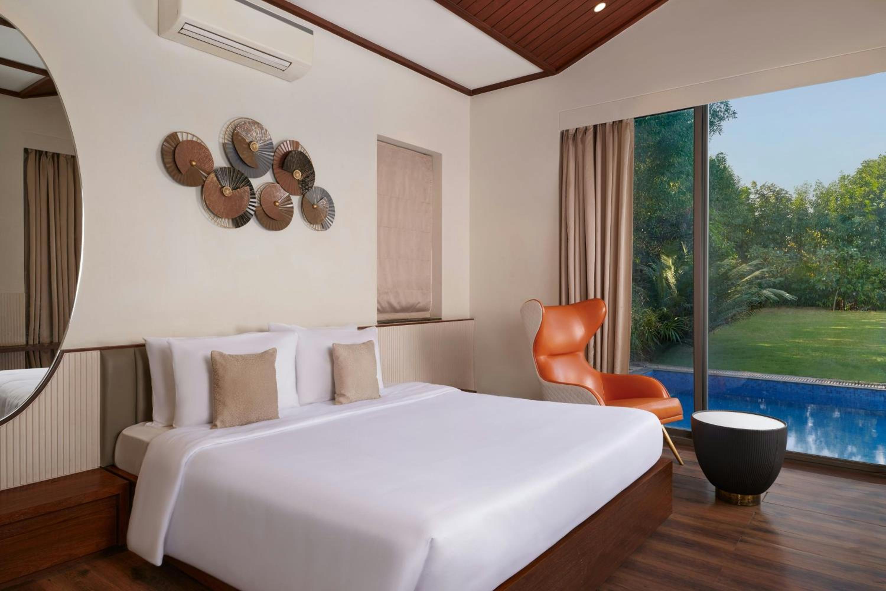 Fern Classic One-Bedroom Villa with King Bed and Garden View photo 1