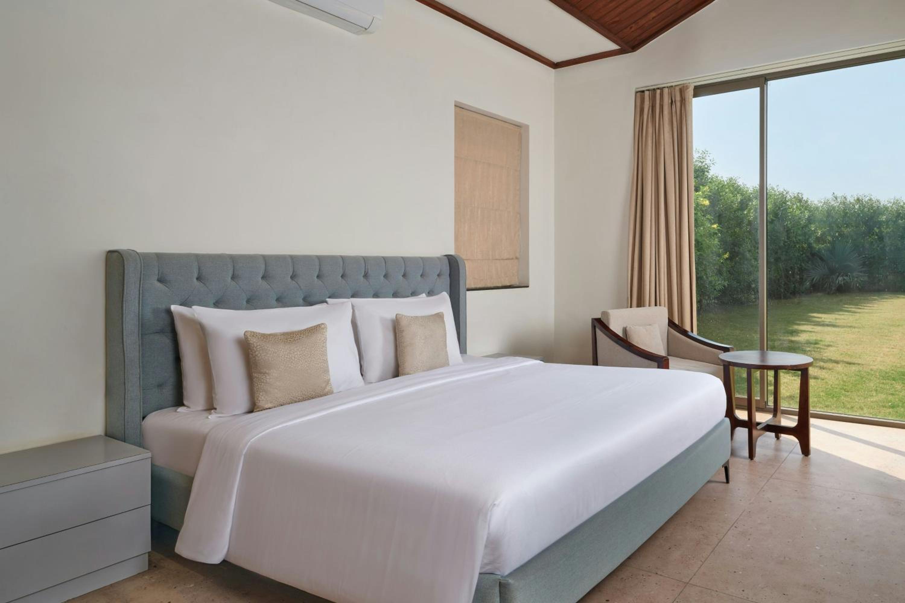 Fern Classic Two-Bedroom Villa with Garden View photo 2