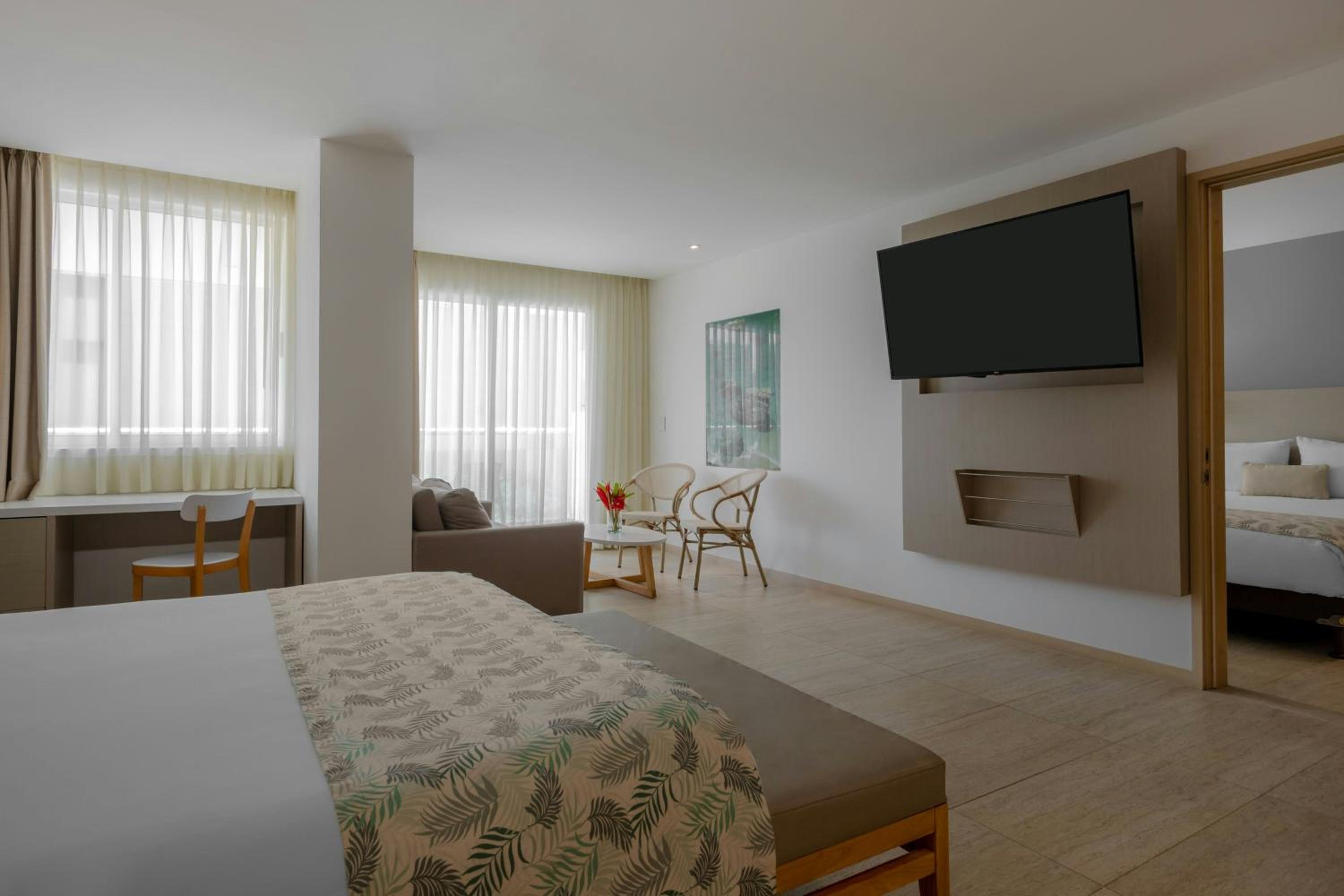 Deluxe King Room with Sofa Bed photo 1