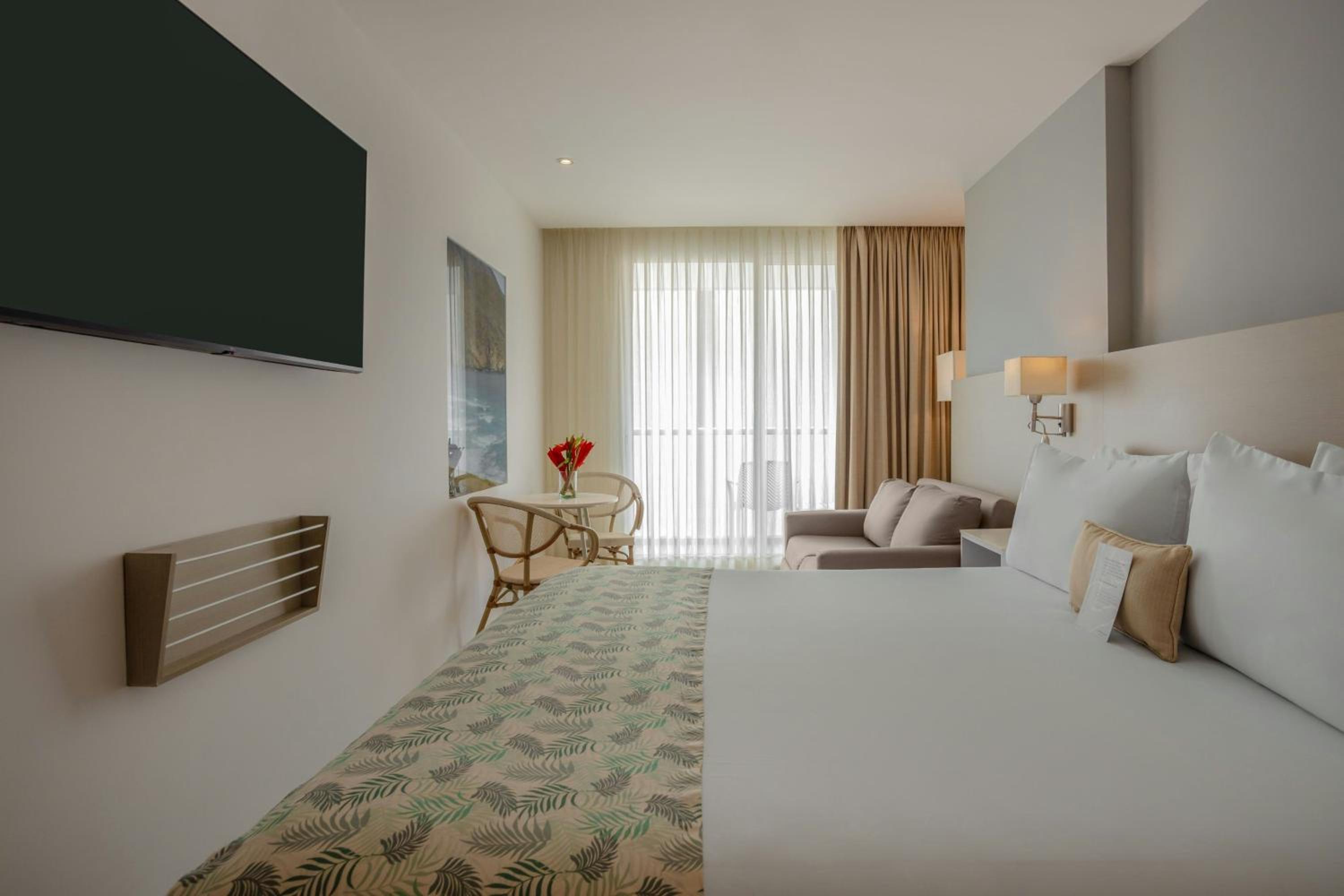 Superior Queen Room with Sofa Bed photo 3