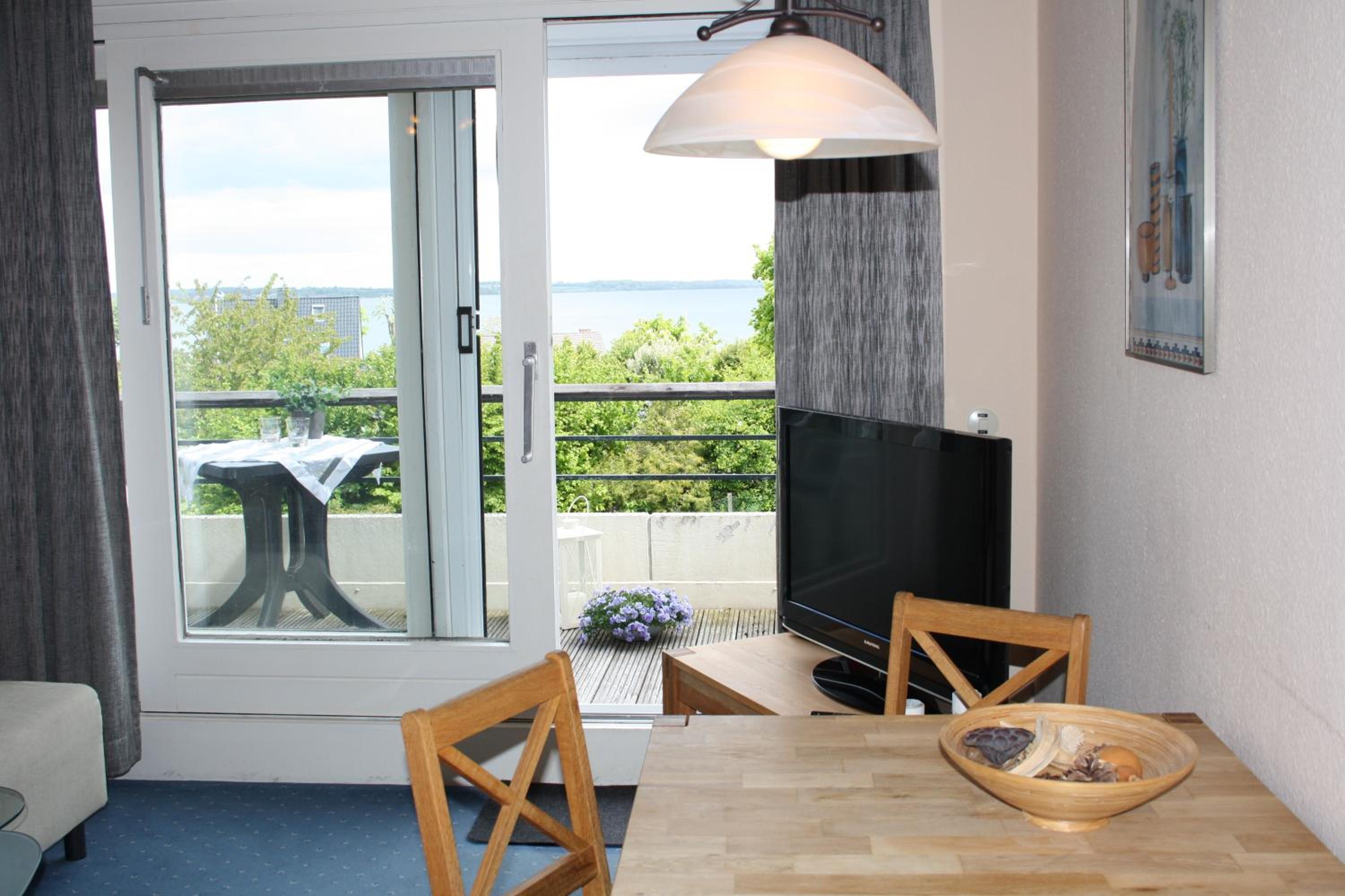 Apartment with Balcony 6 photo 2