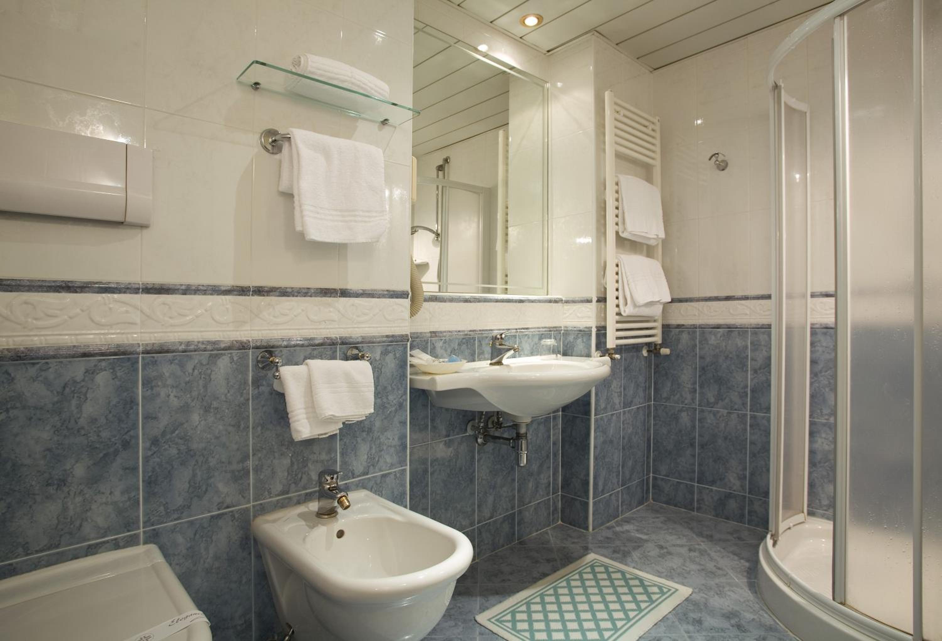 Classic Single Room with Balcony photo 3