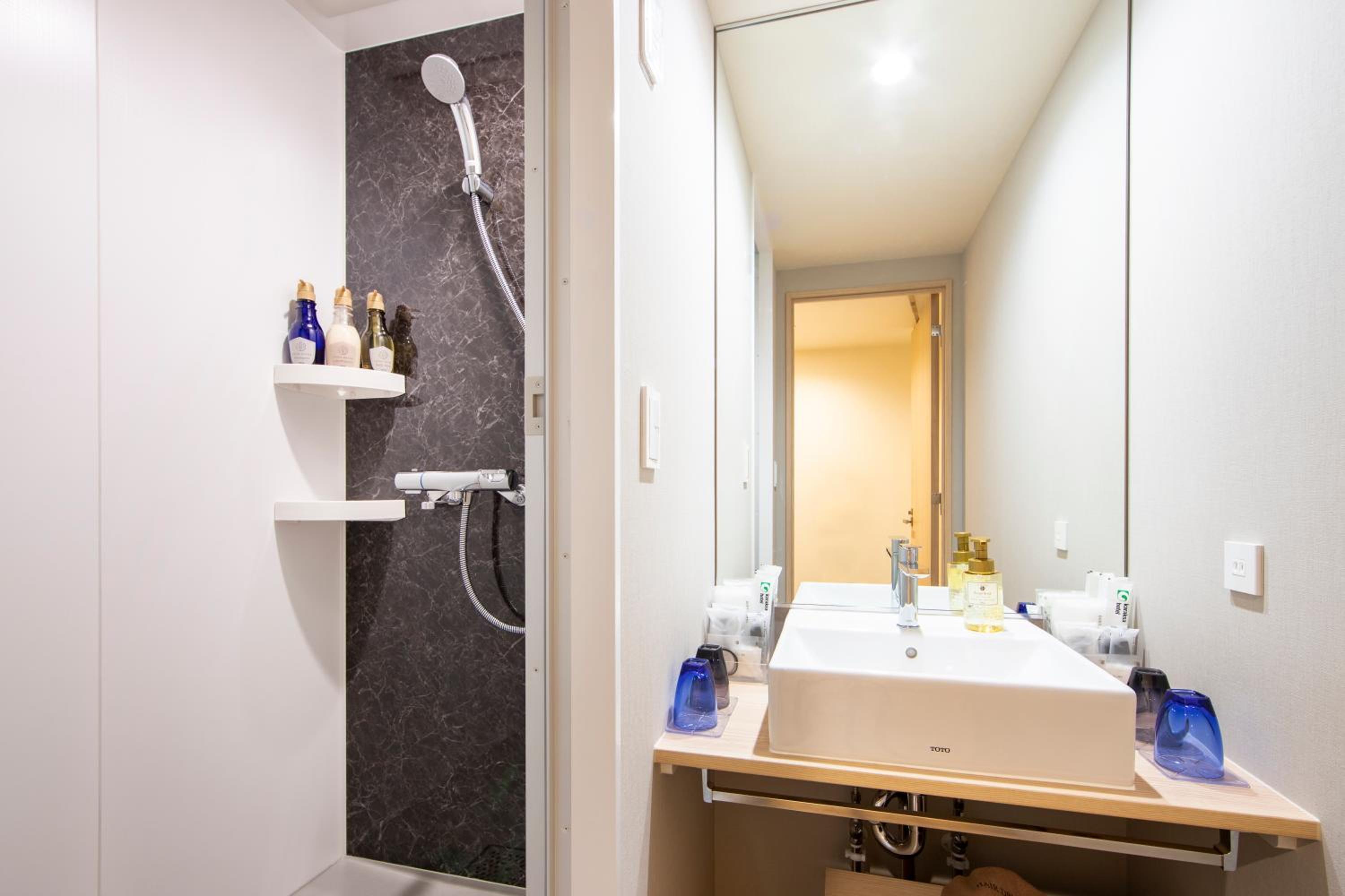 Standard Twin Room with Extra Bed