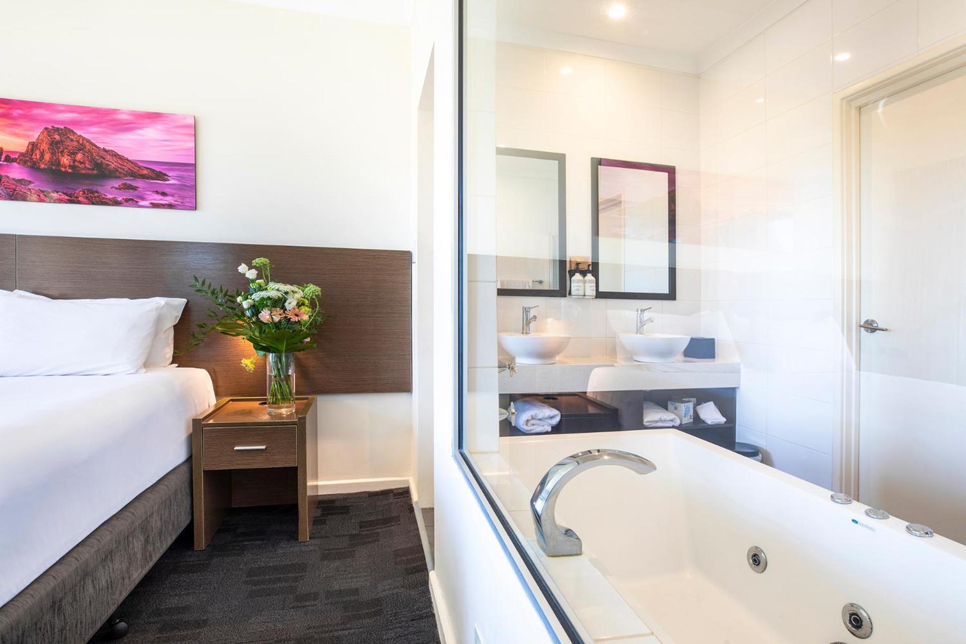King Suite with Spa Bath