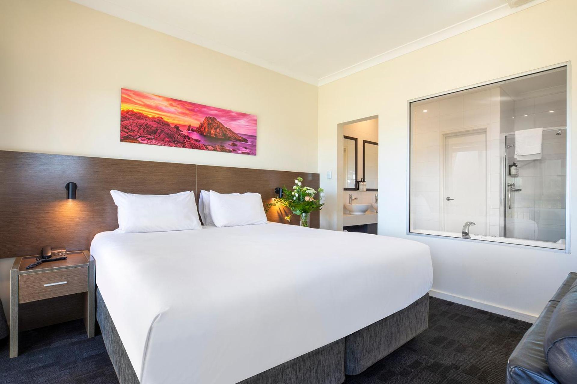 King Suite with Spa Bath