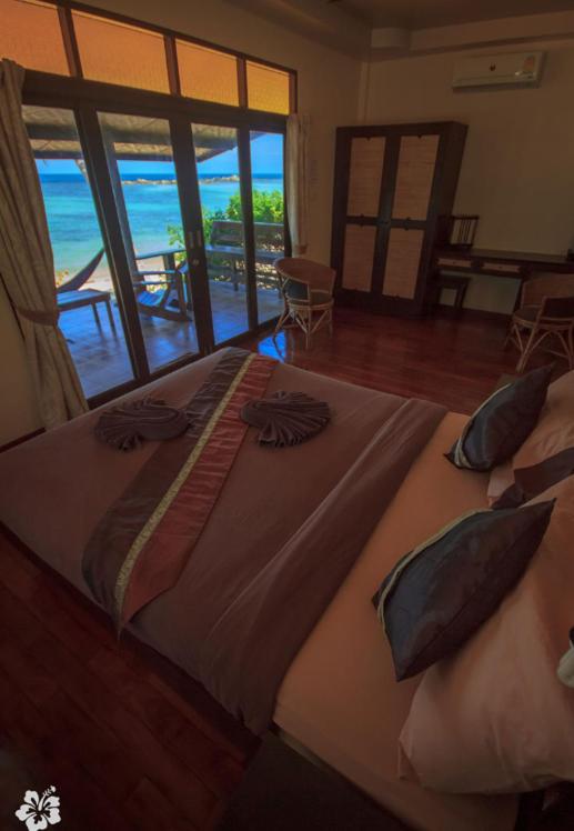Villa - Beach Front photo 2