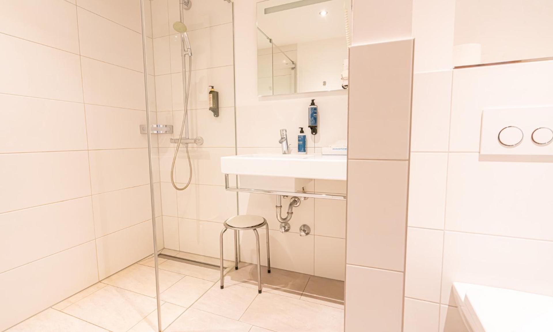 Deluxe Double Room with Bath photo 1