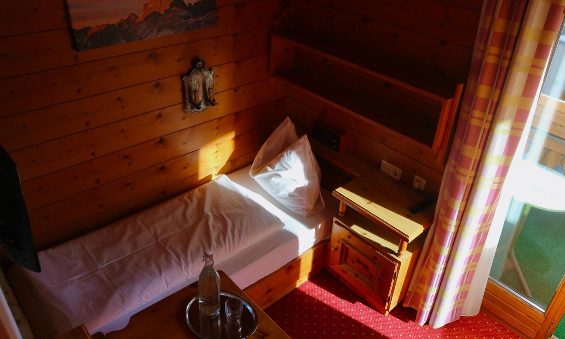 Single Room with Balcony photo 2