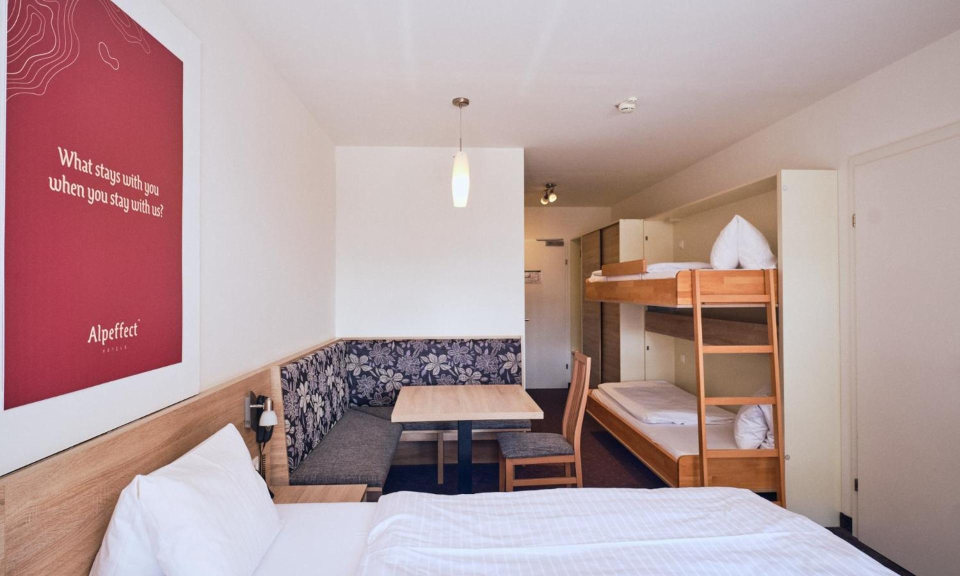 Double Room with Balcony (3 Adults) photo 2