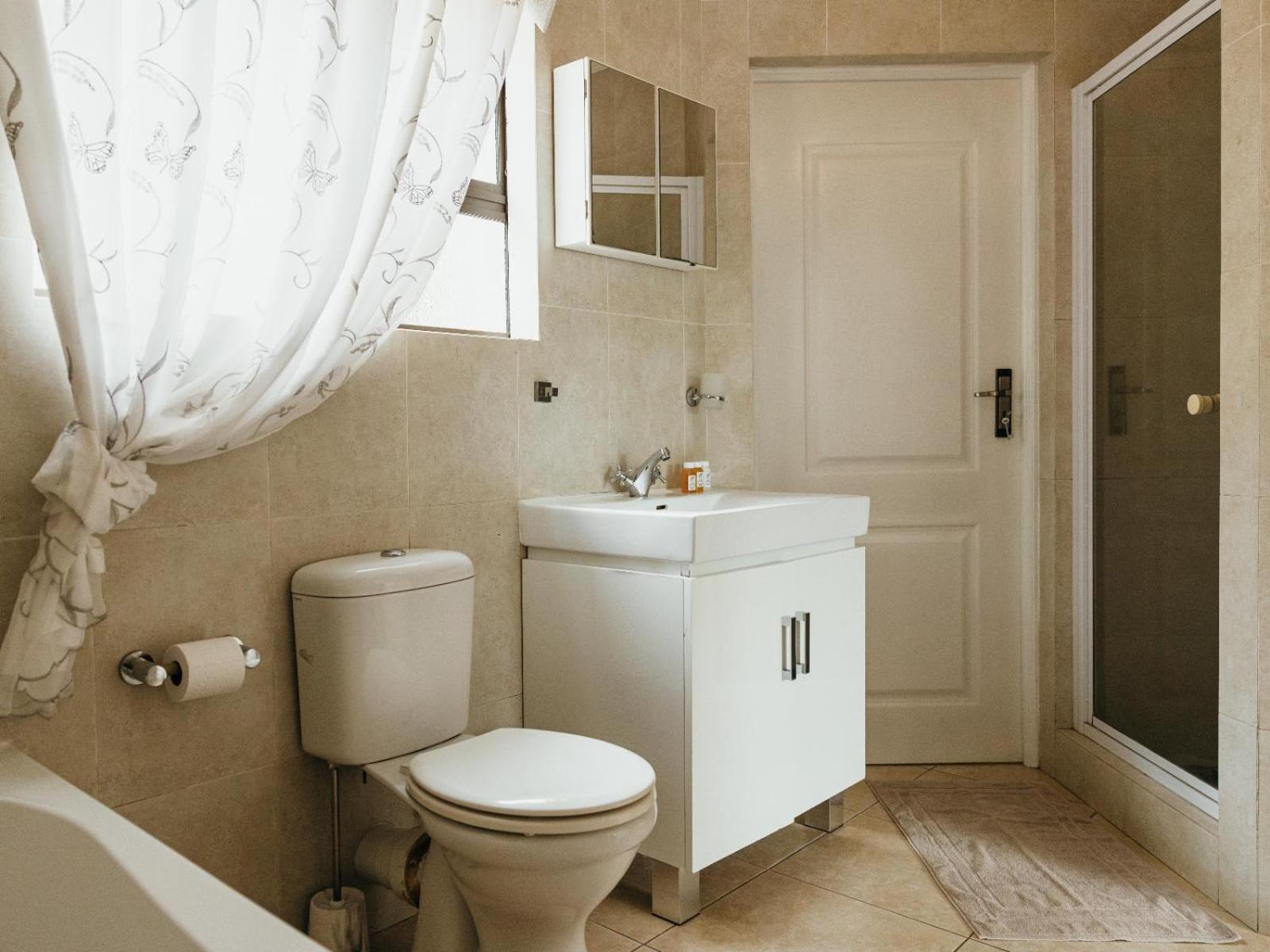 One-Bedroom Apartment with Balcony photo 1