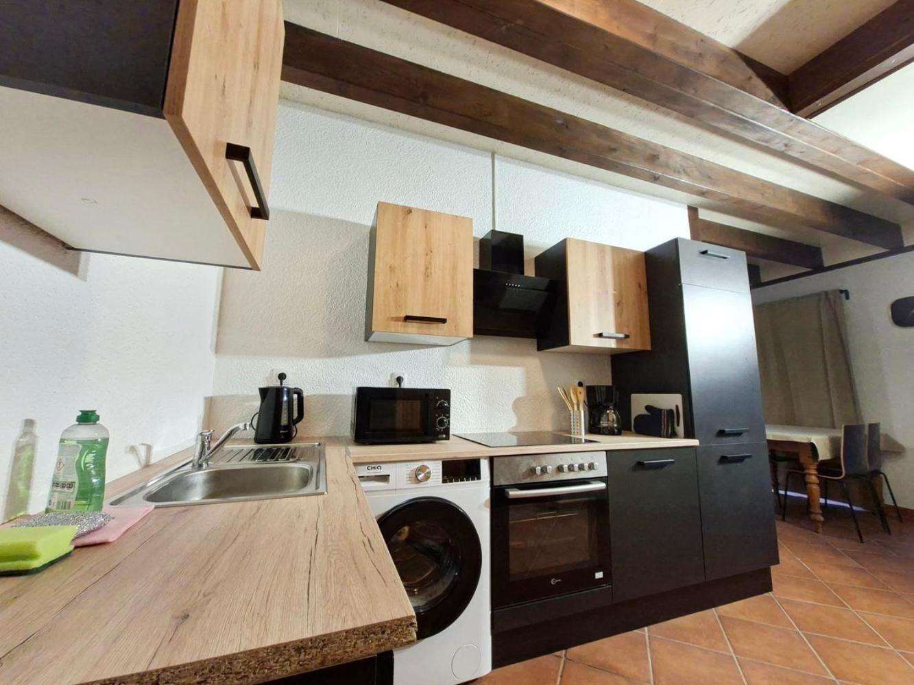 One-Bedroom House photo 3
