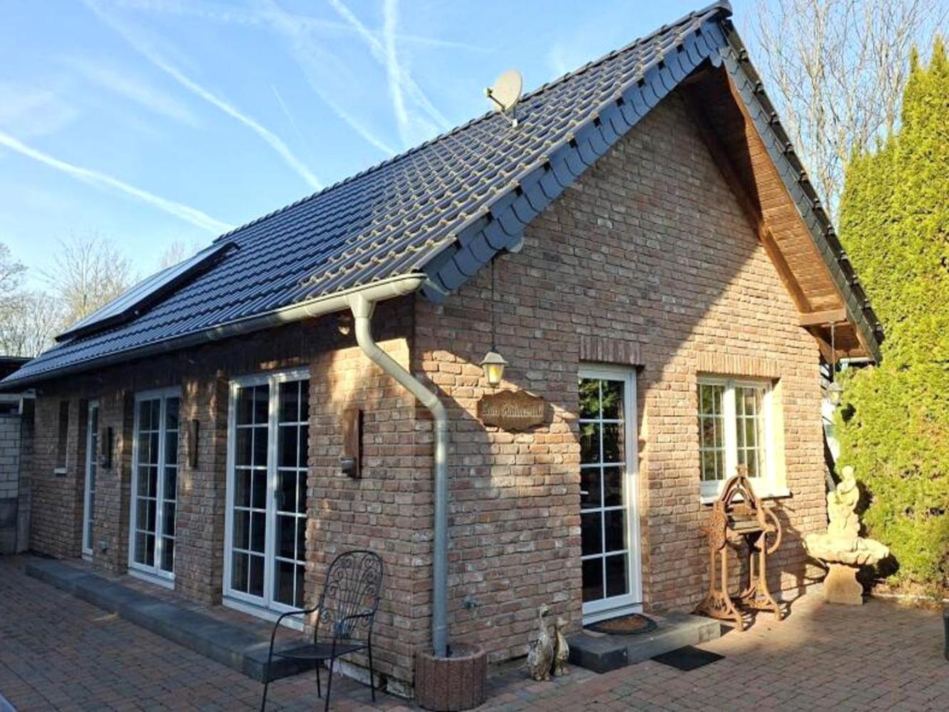 One-Bedroom House photo 1