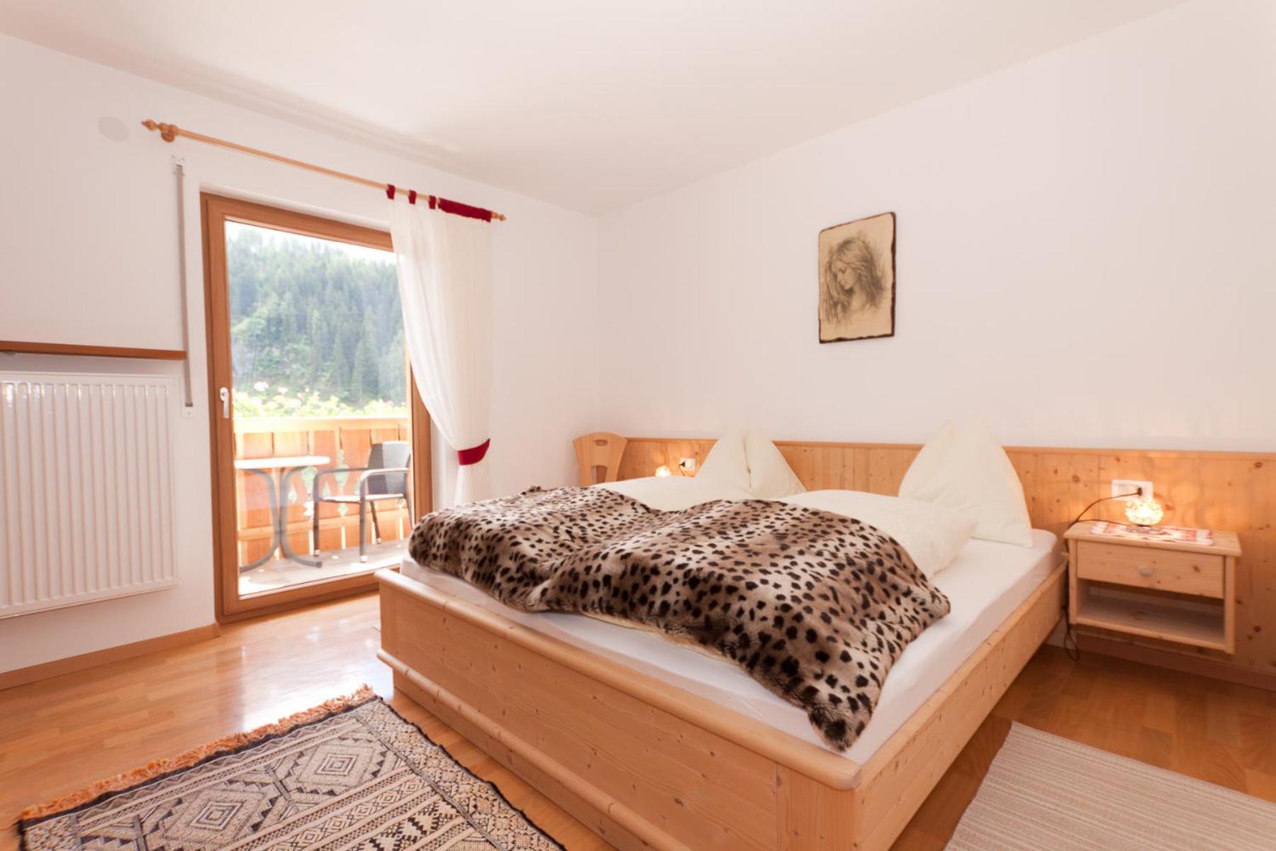 Apartment with Mountain View
