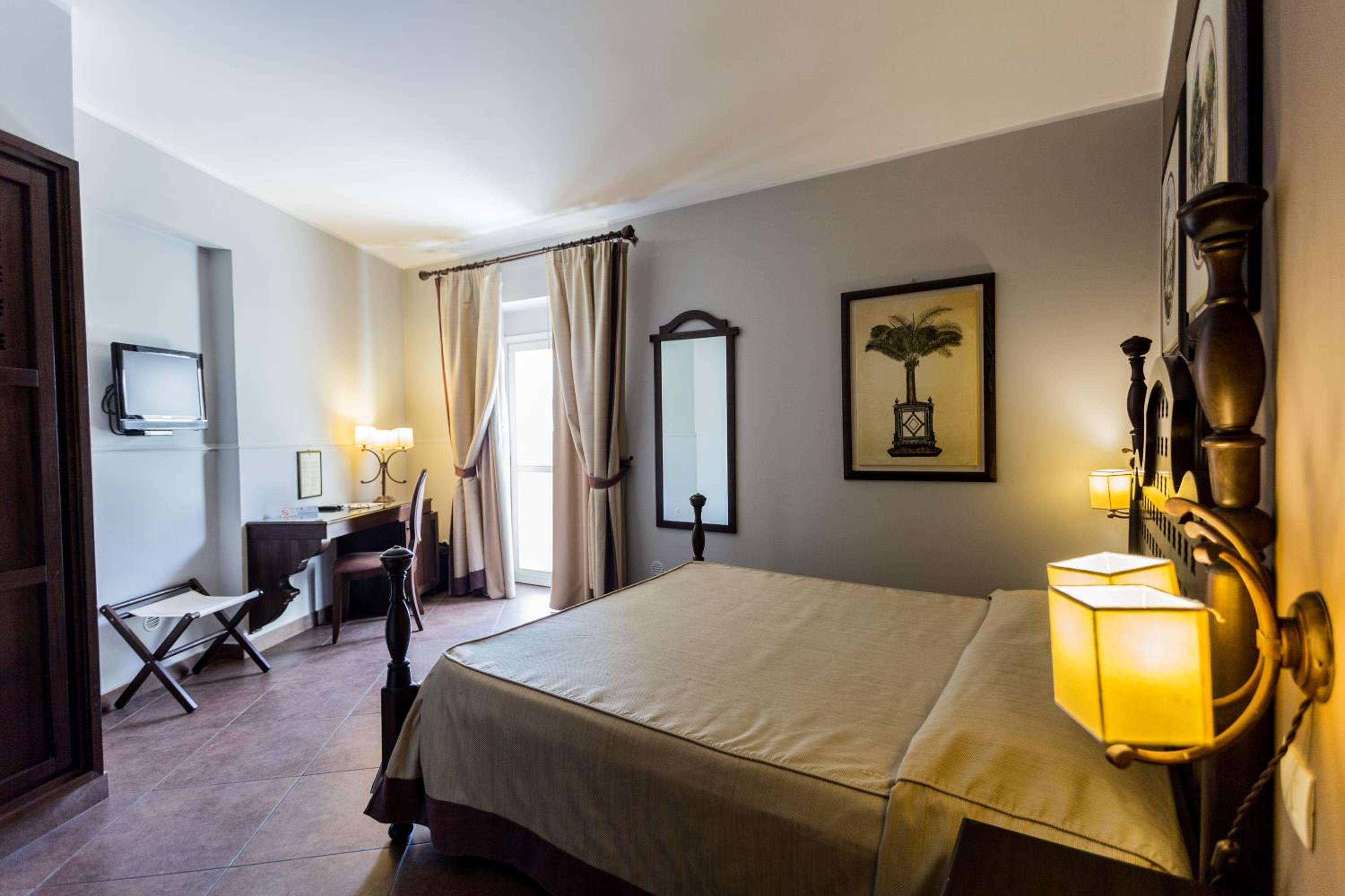 Double Room - Photo 6