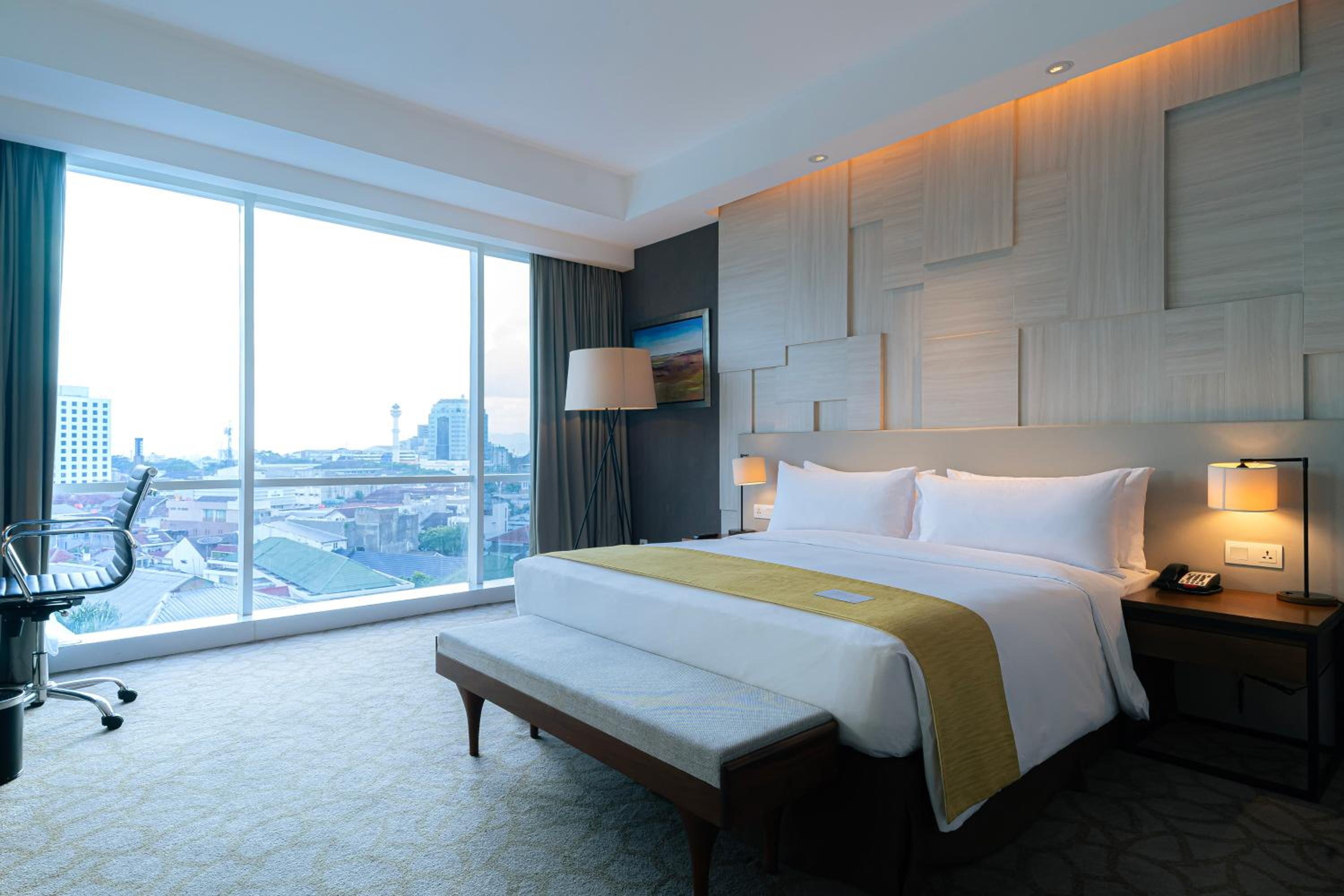 Standard Queen Room - Accessible photo 1