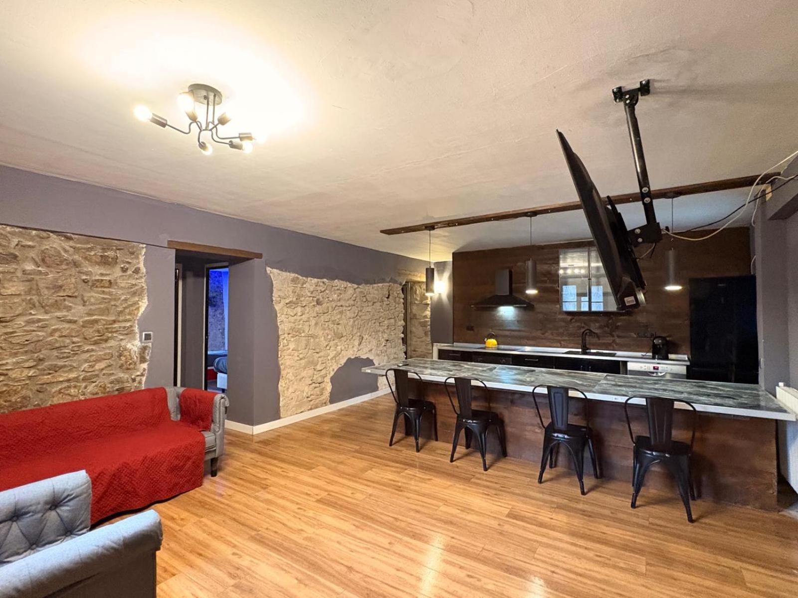 Four-Bedroom Deluxe Apartment