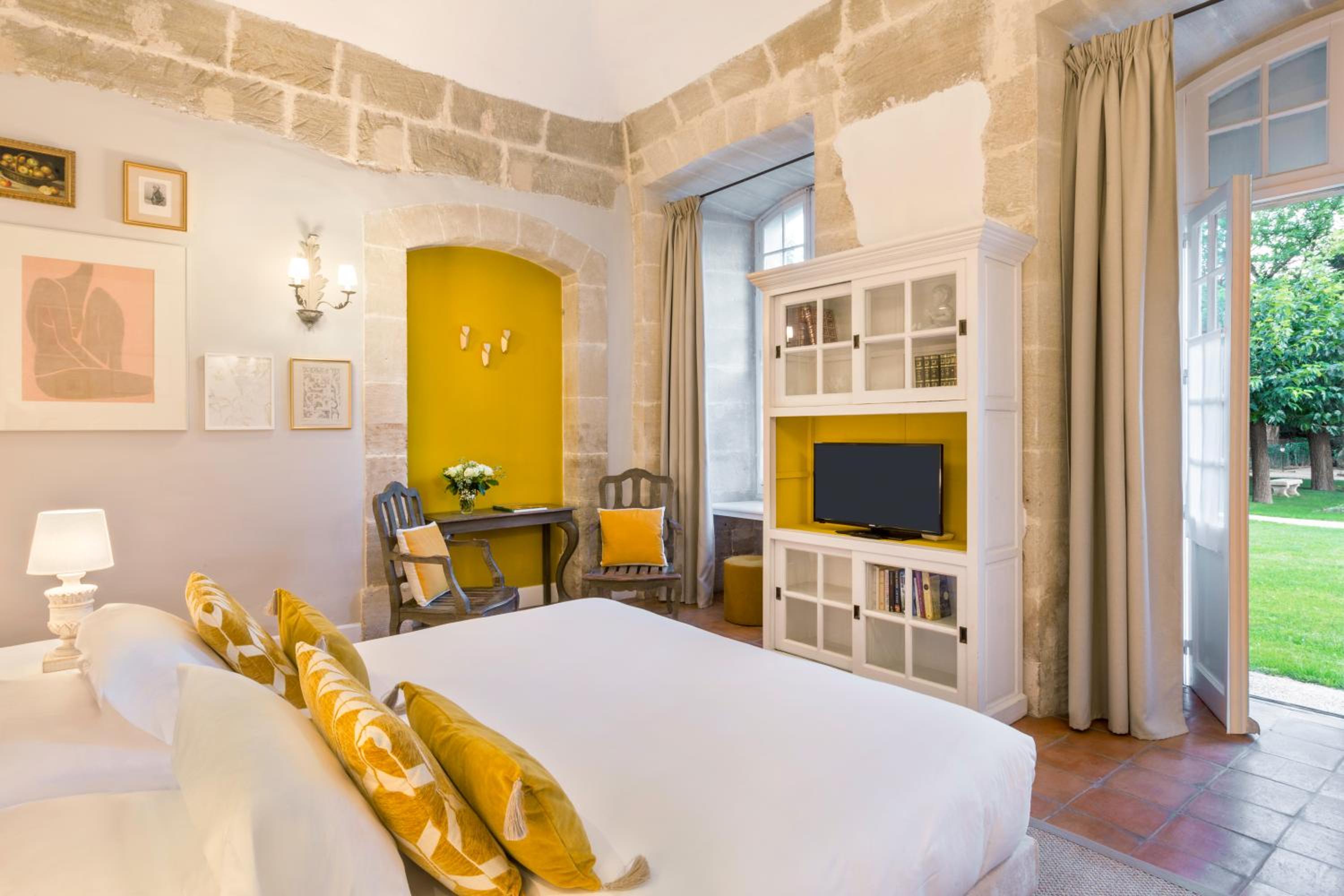 Junior King Suite - Garden Side - Photo 2